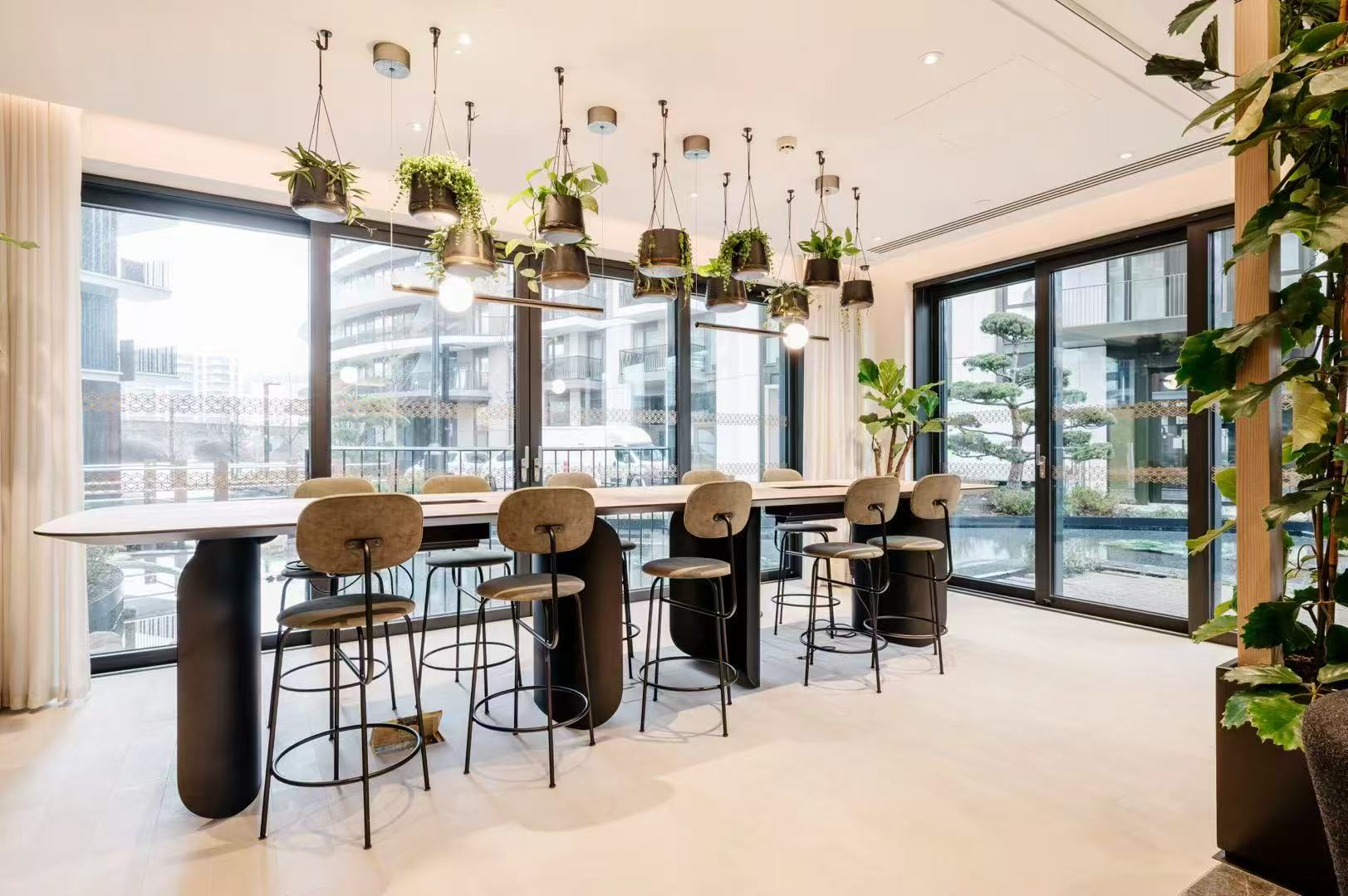 報告分析｜英國房價五連漲後首現回檔！降價潮激活市場交易熱度！