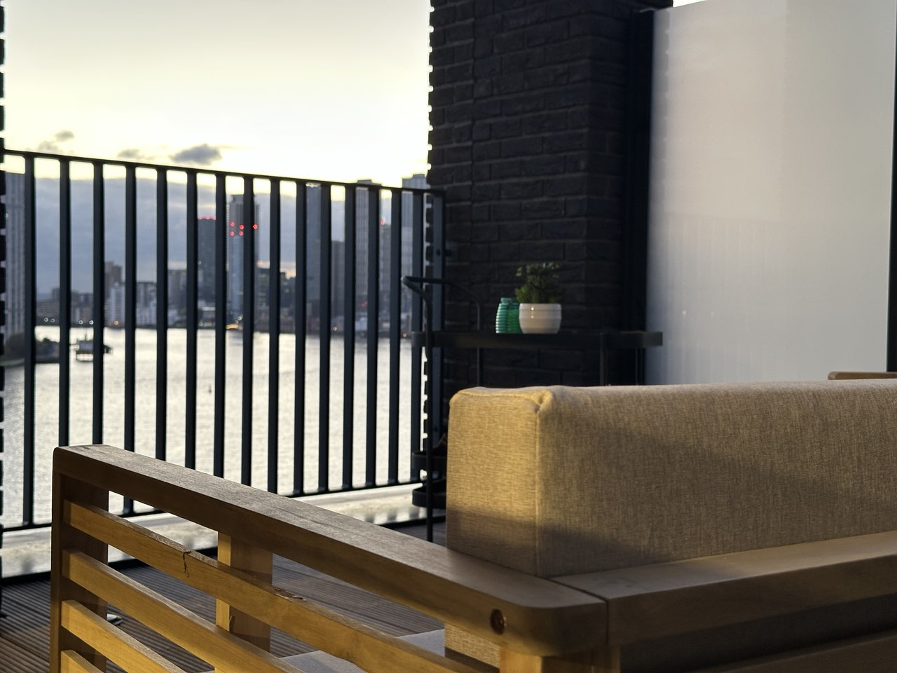 藍莎集團 | 國際置產一站式服務