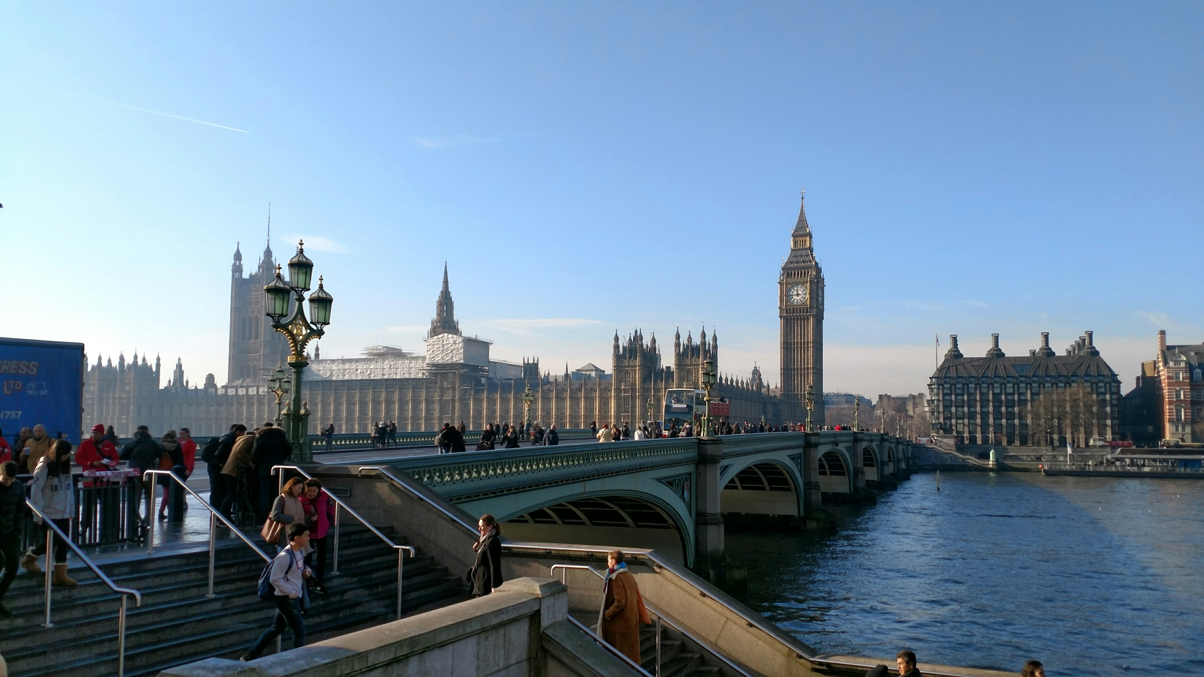 Chinese Students Detained in “Black Room” Upon Arrival in the U.S., Questioned for 36 Hours and Deported…26Fall Applications Approaching, Smart Families Are Shifting Focus!