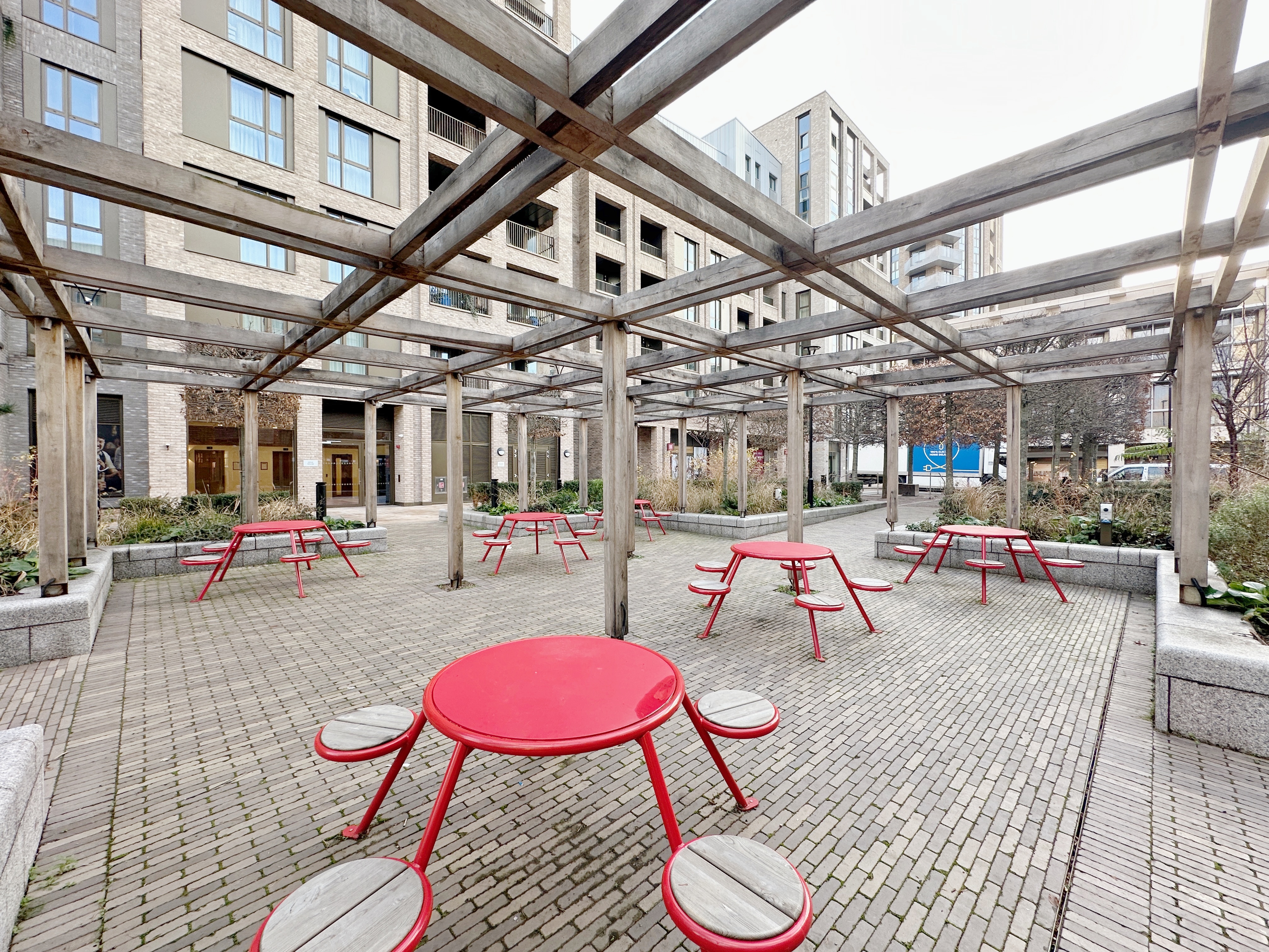 藍莎集團 - 英國樓盤、英國物業代理 | 英國買樓置業一站式服務