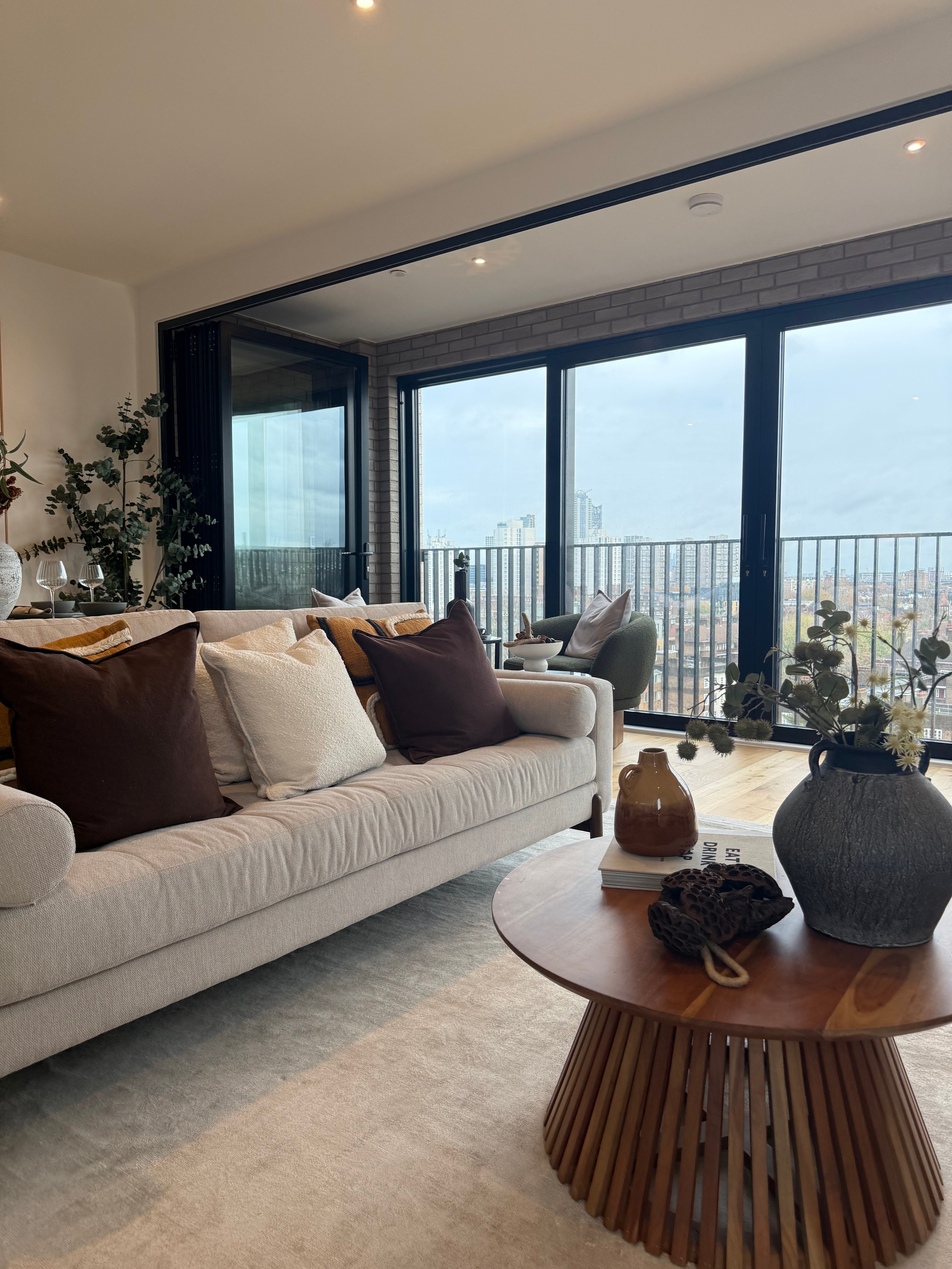 藍莎集團 | 英國置產一站式服務