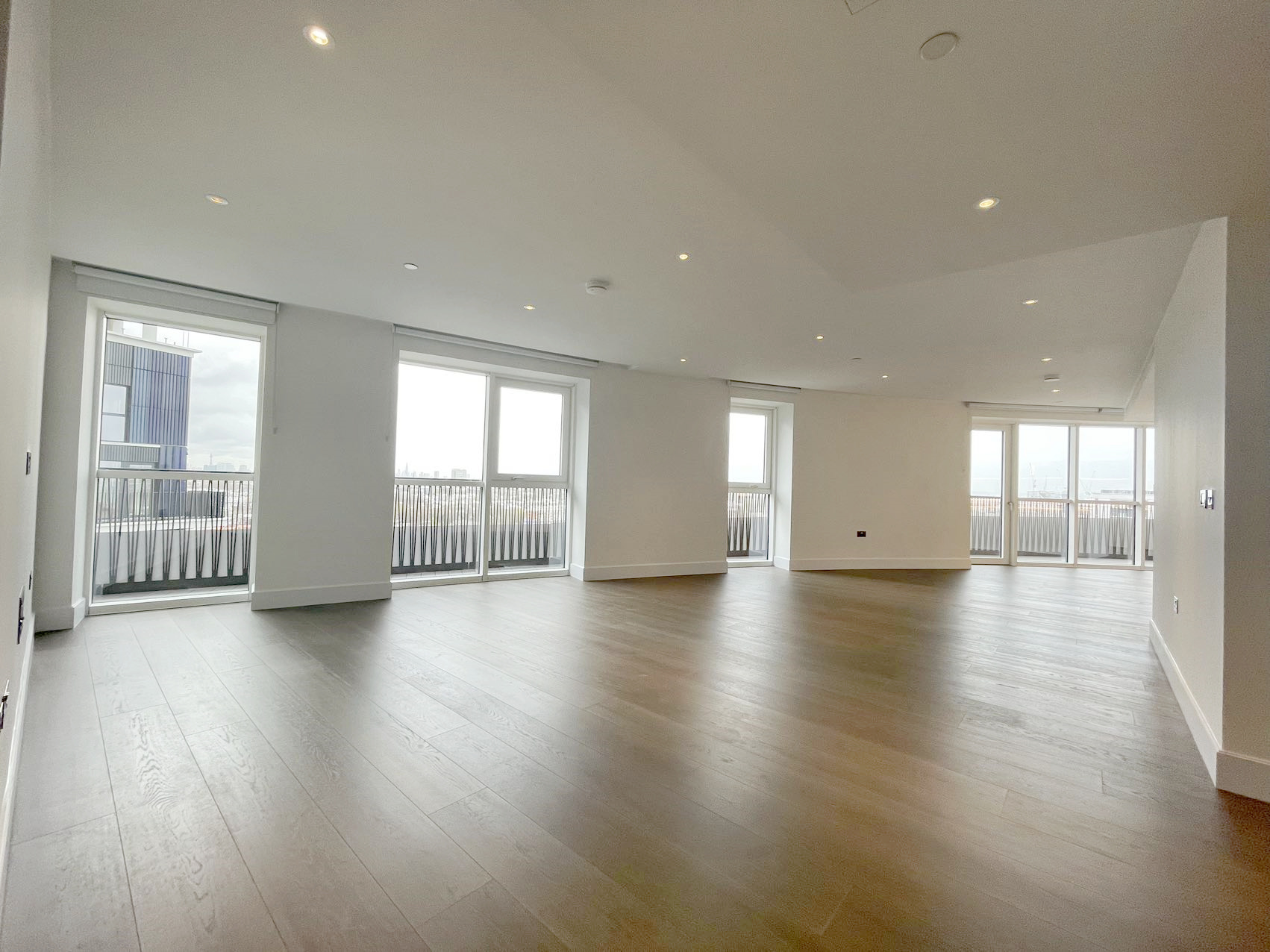 藍莎集團 - 英國樓盤、英國物業代理 | 英國買樓置業一站式服務