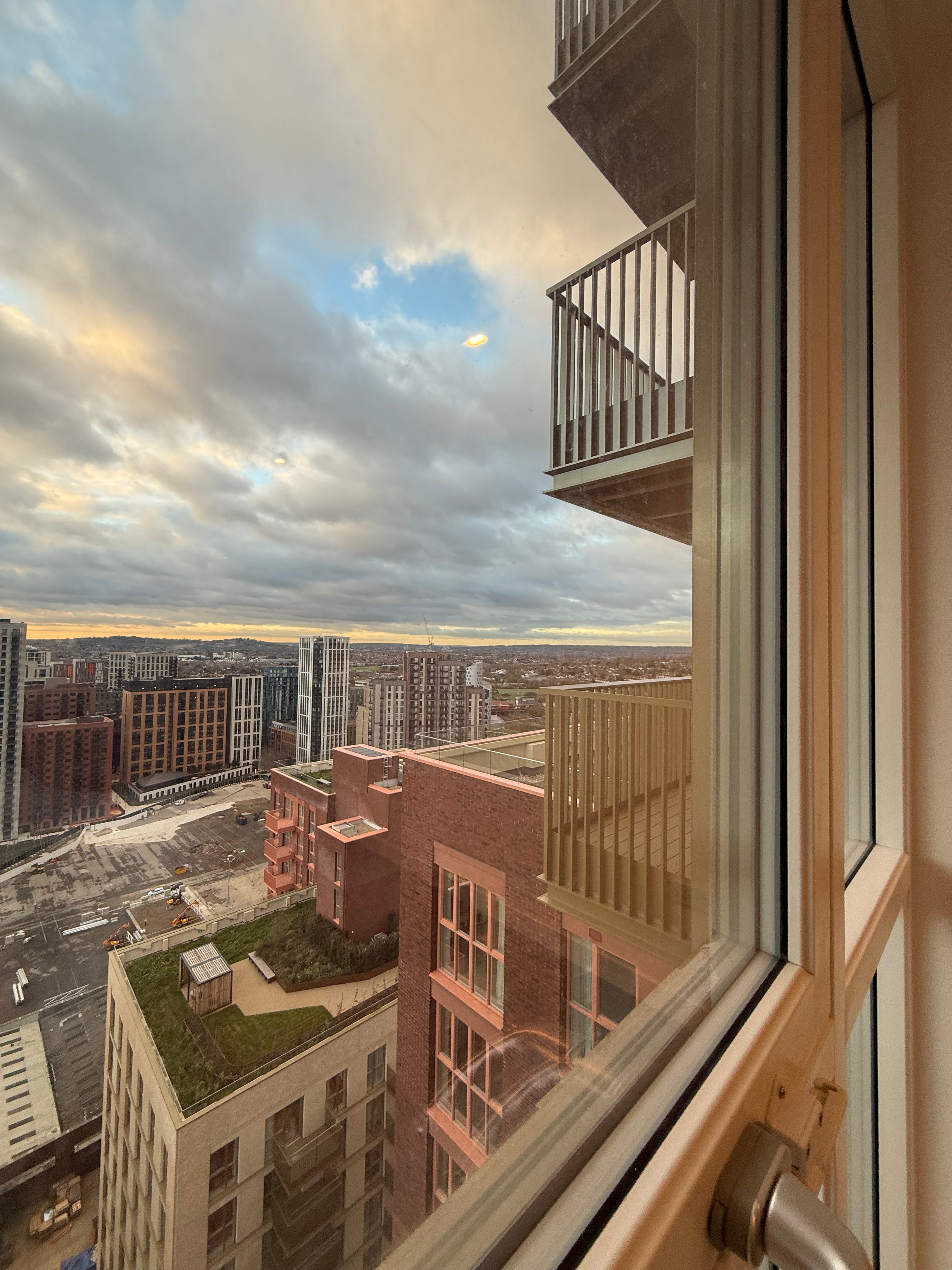 藍莎集團 - 英國樓盤、英國物業代理 | 英國買樓置業一站式服務