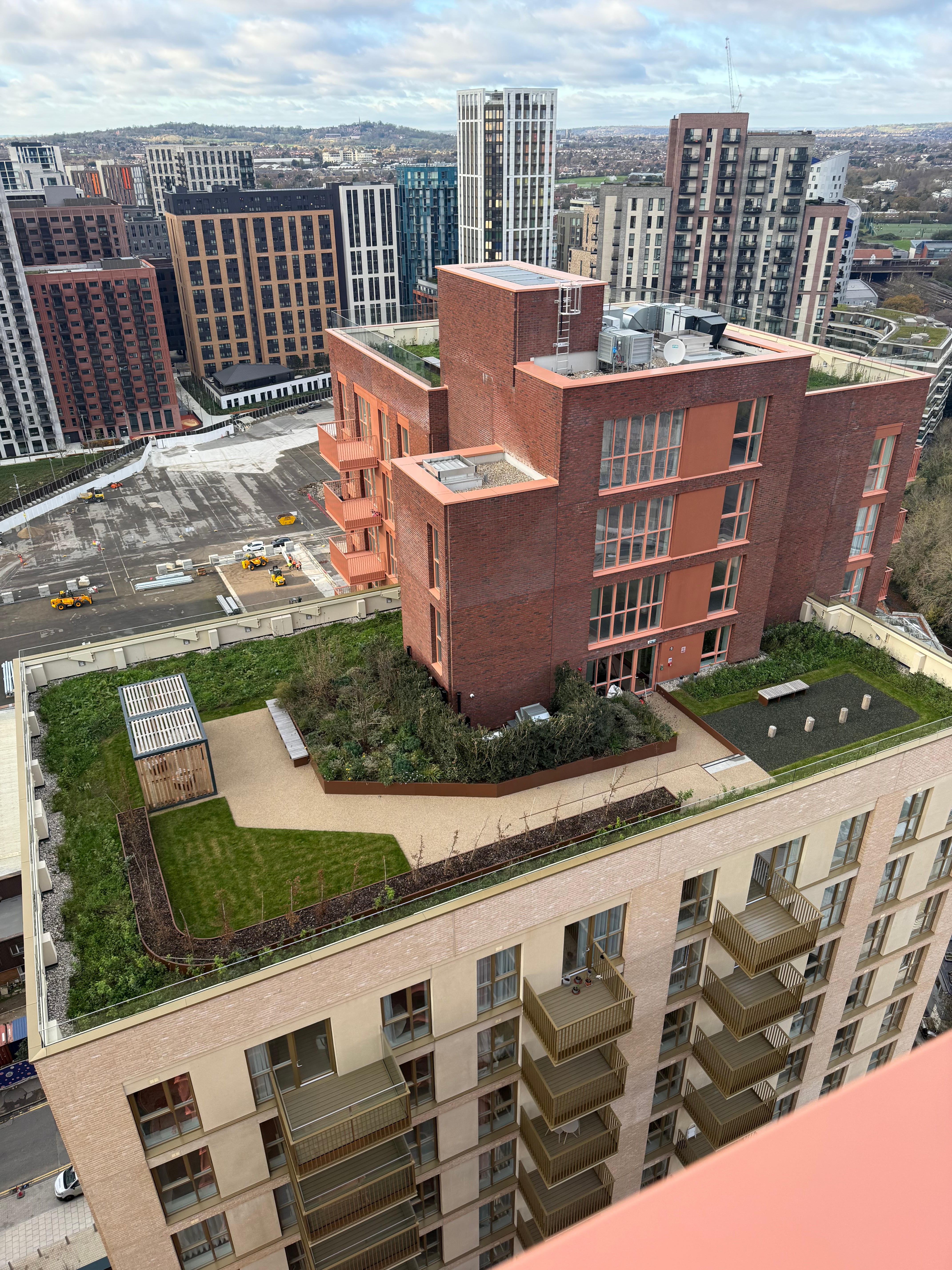 藍莎集團 - 英國樓盤、英國物業代理 | 英國買樓置業一站式服務