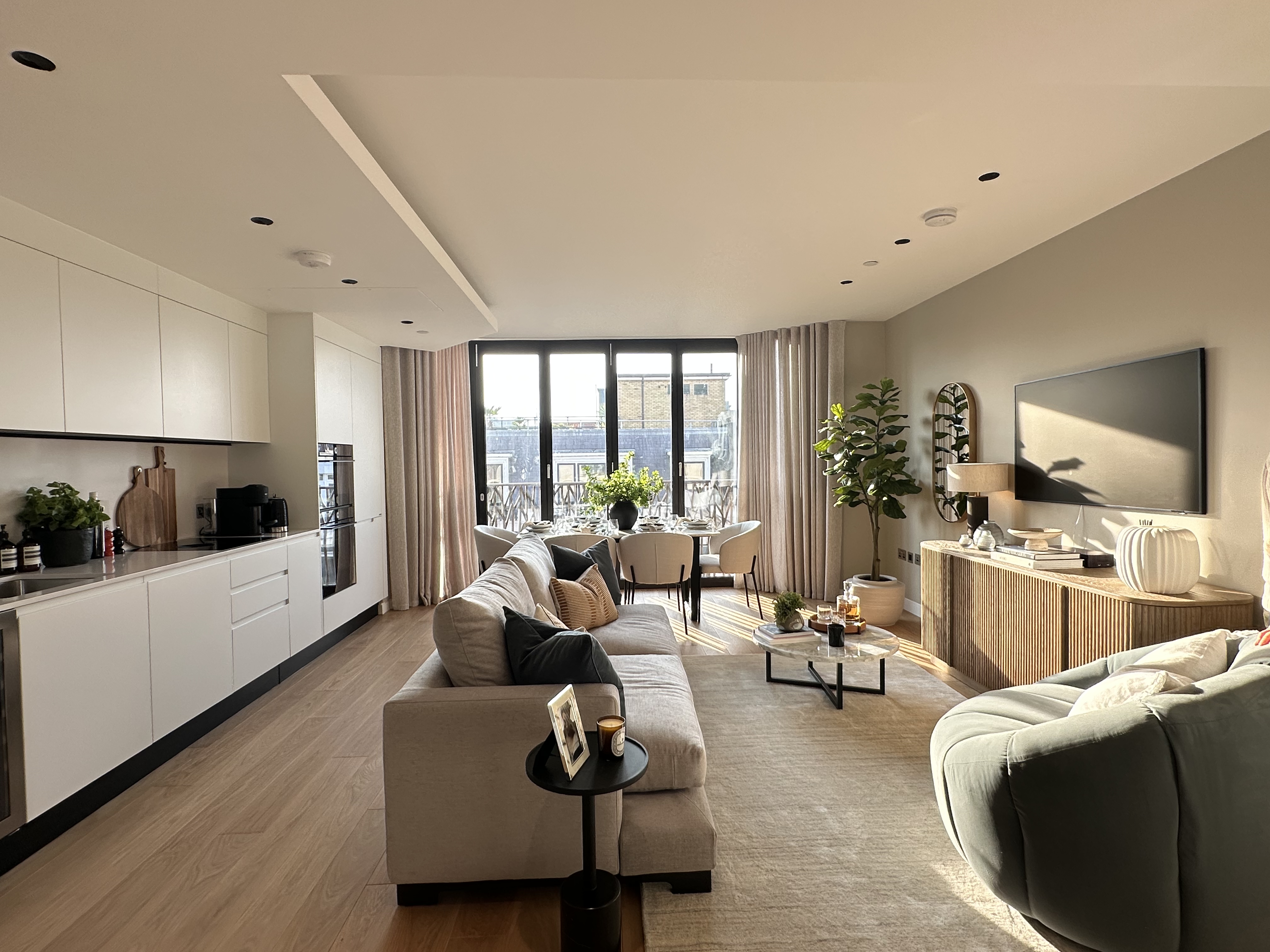 藍莎集團 | 英國置產一站式服務