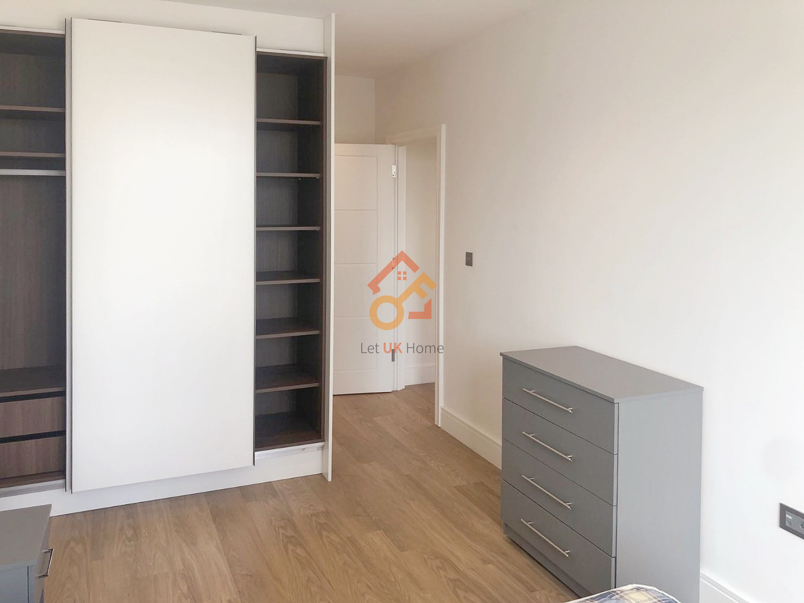 Lansha Group - UK Real Estate, UK Property Agency | One stop shop for buying and purchasing properties in the UK