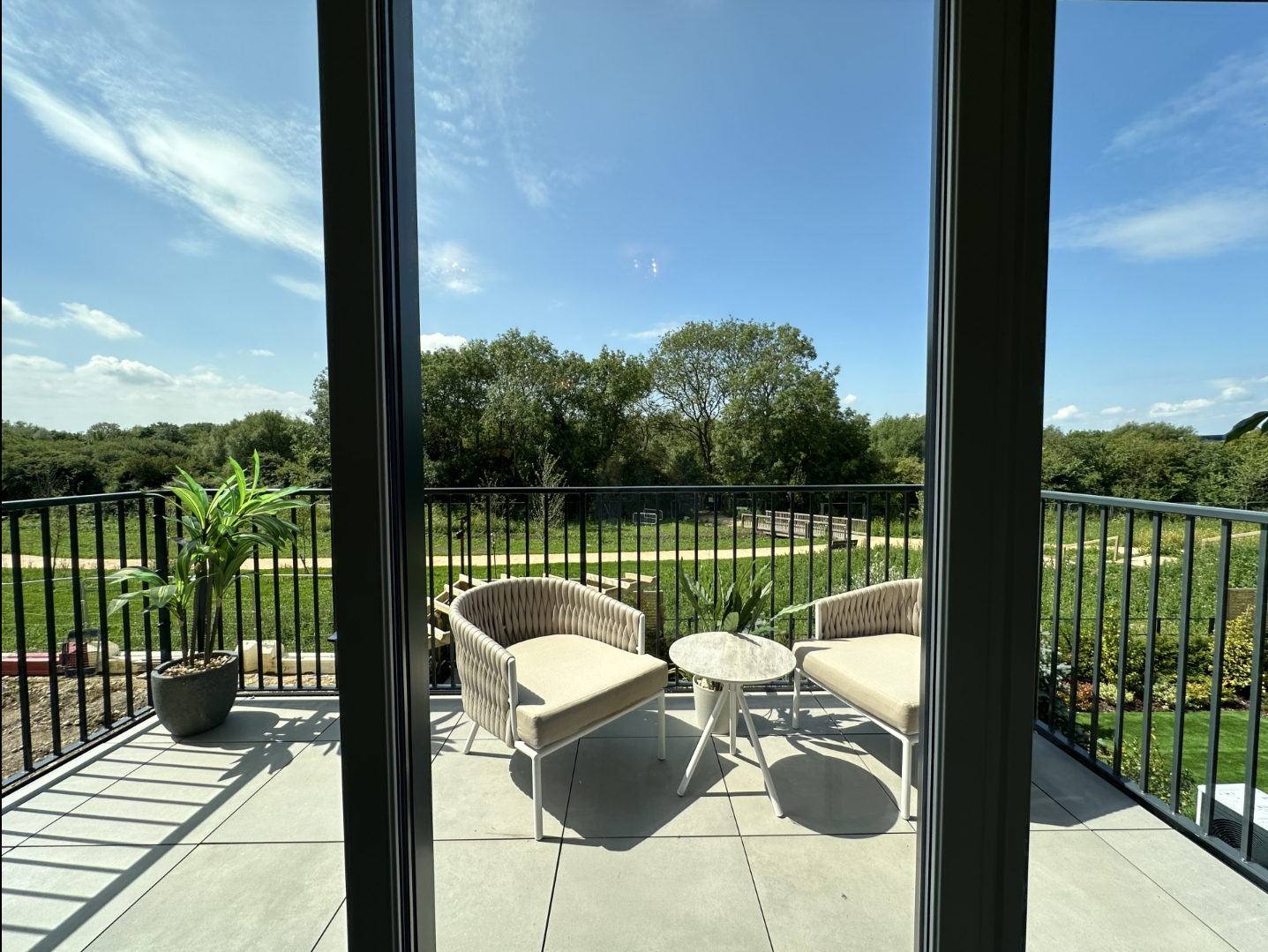 藍莎集團 - 英國樓盤、英國物業代理 | 英國買樓置業一站式服務