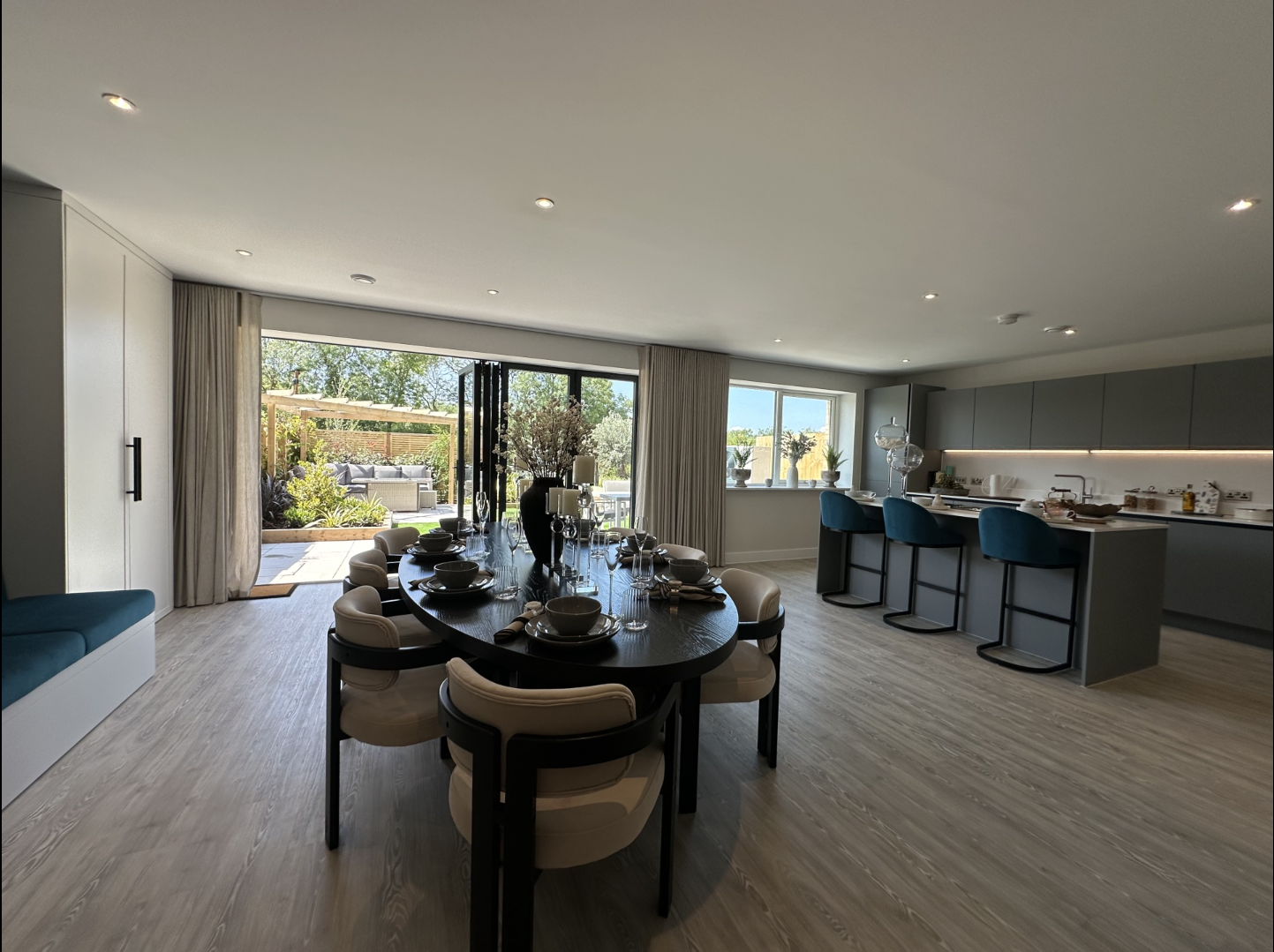 藍莎集團 - 英國樓盤、英國物業代理 | 英國買樓置業一站式服務