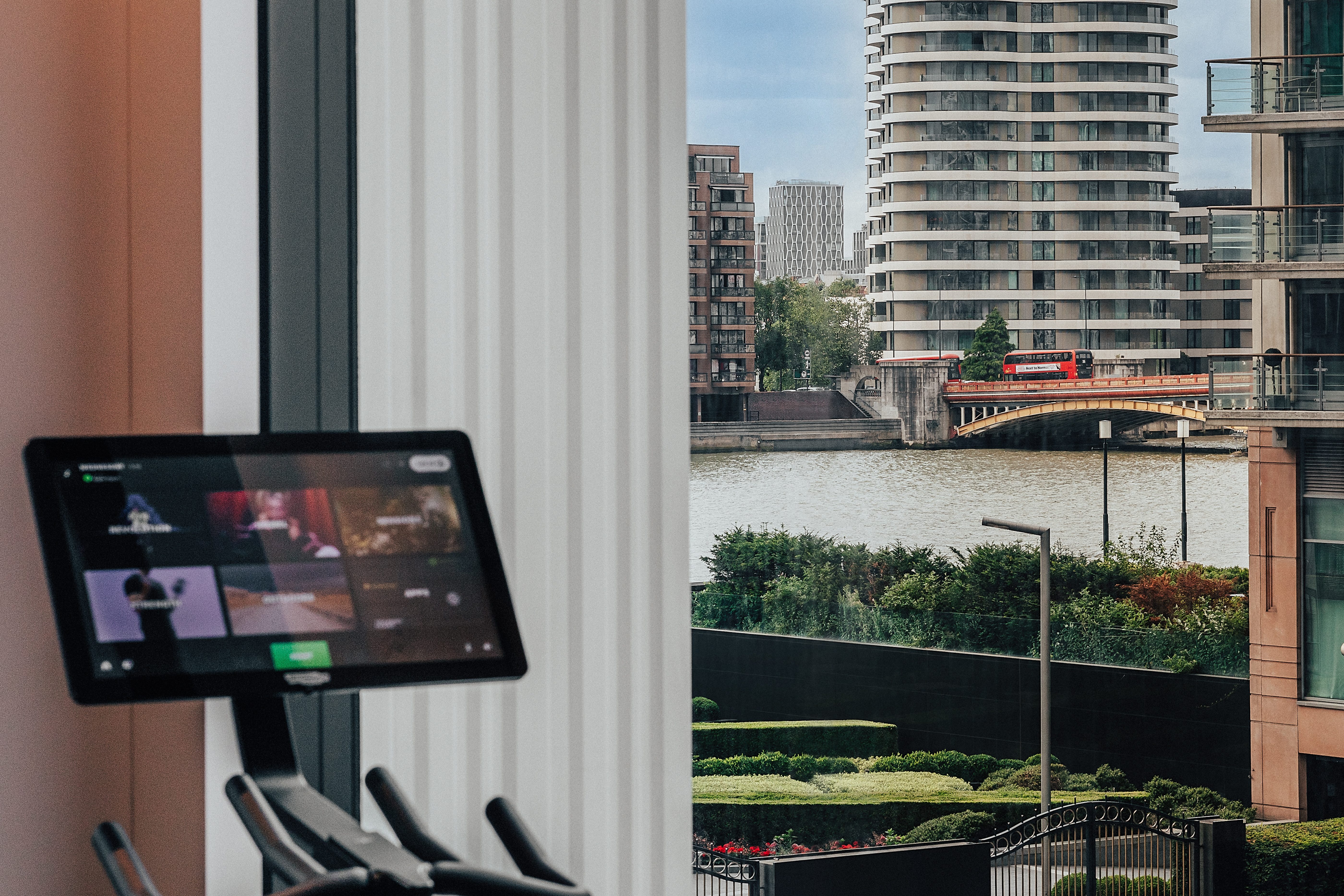 藍莎集團 - 英國樓盤、英國物業代理 | 英國買樓置業一站式服務