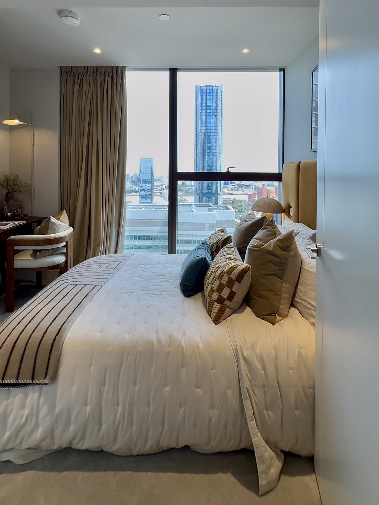 藍莎集團 - 英國樓盤、英國物業代理 | 英國買樓置業一站式服務