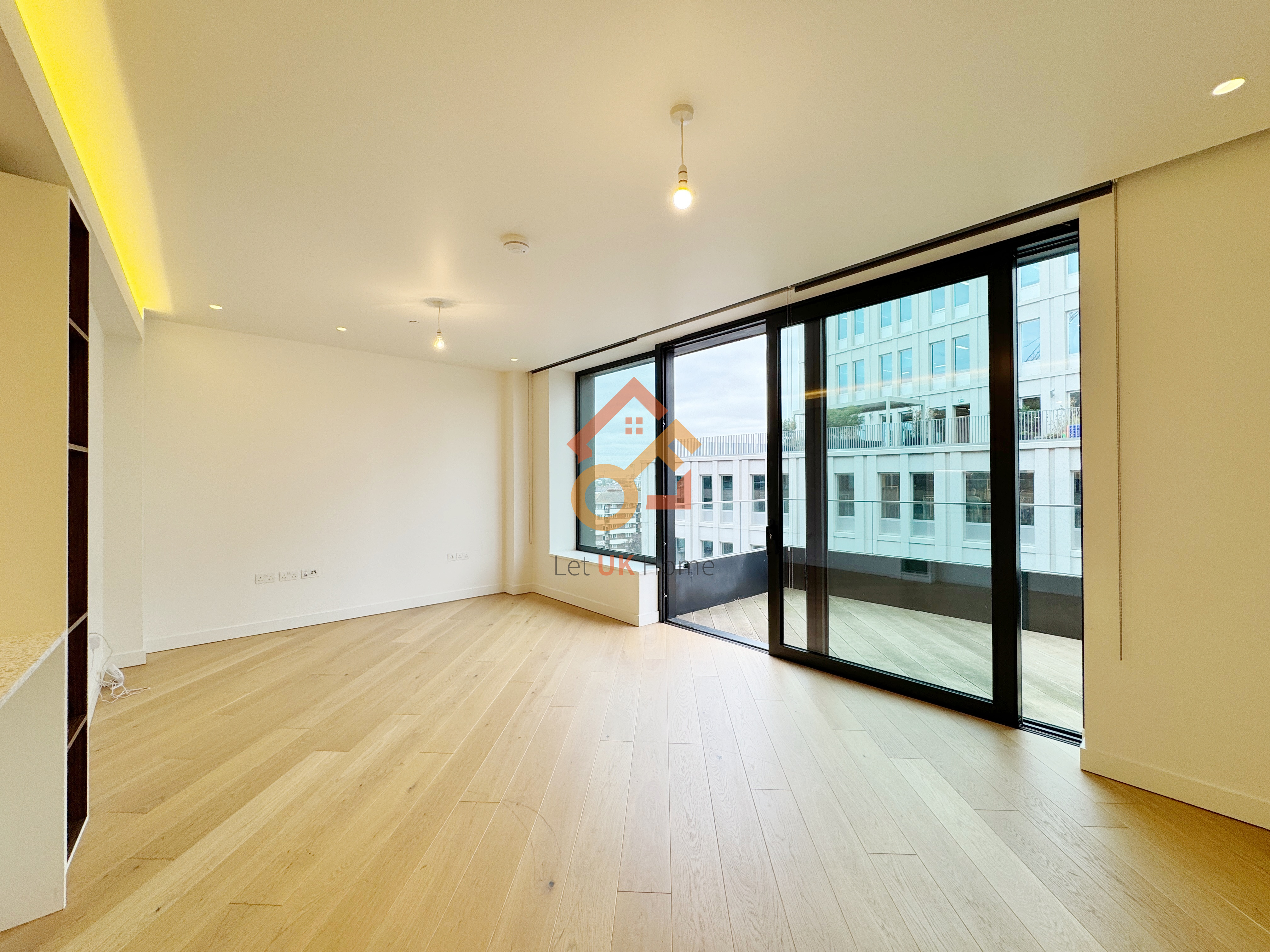 伦敦White City·2房·Wood Crescent 房源图片