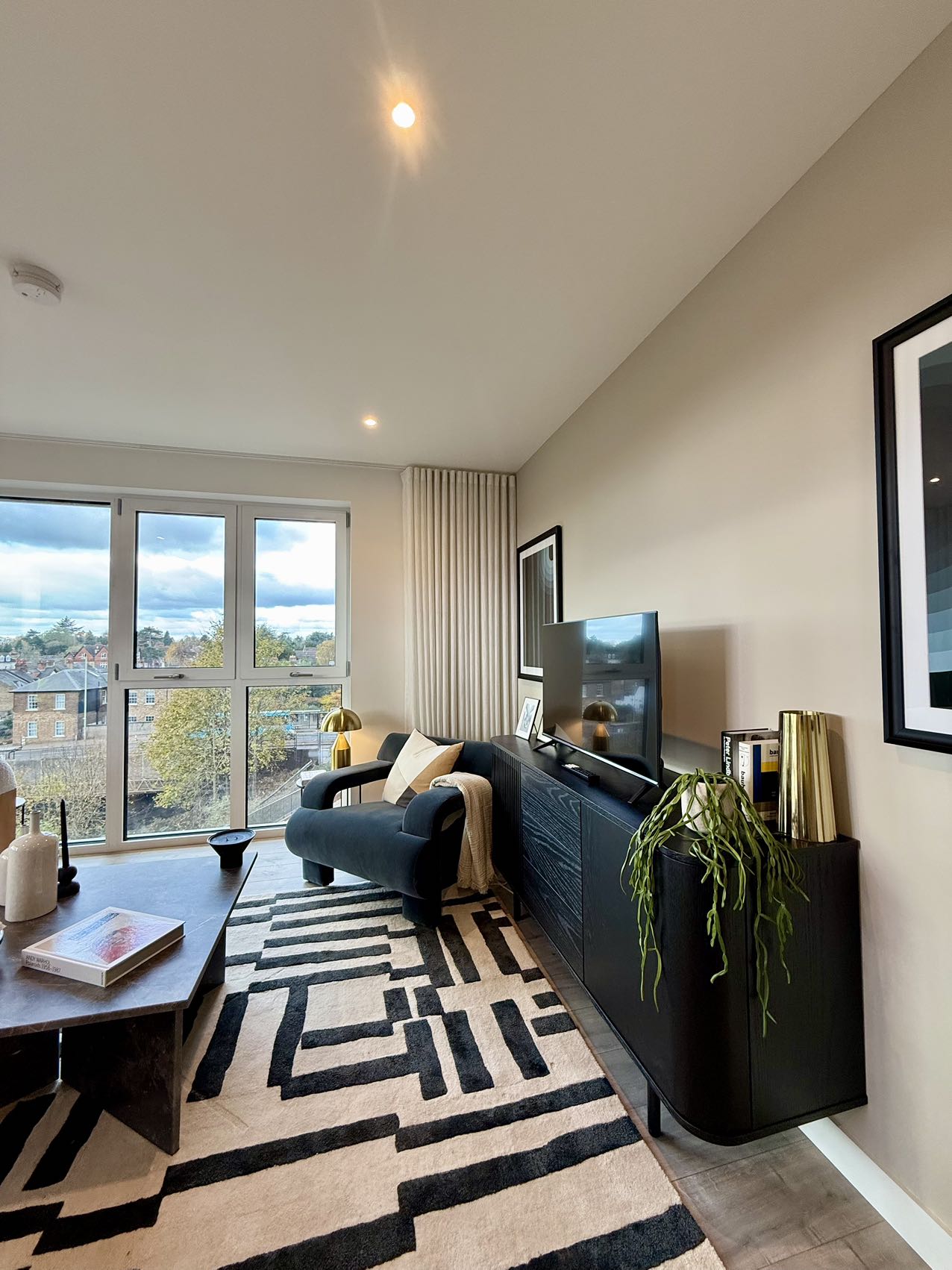 藍莎集團 - 英國樓盤、英國物業代理 | 英國買樓置業一站式服務