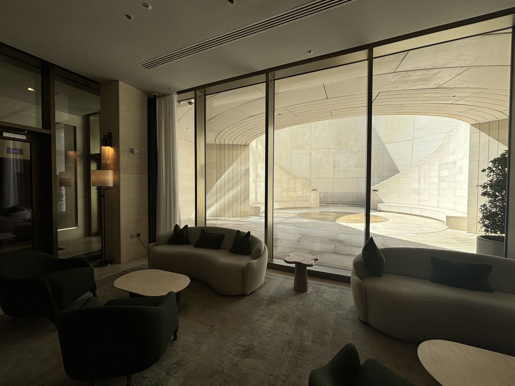 藍莎集團 - 英國樓盤、英國物業代理 | 英國買樓置業一站式服務