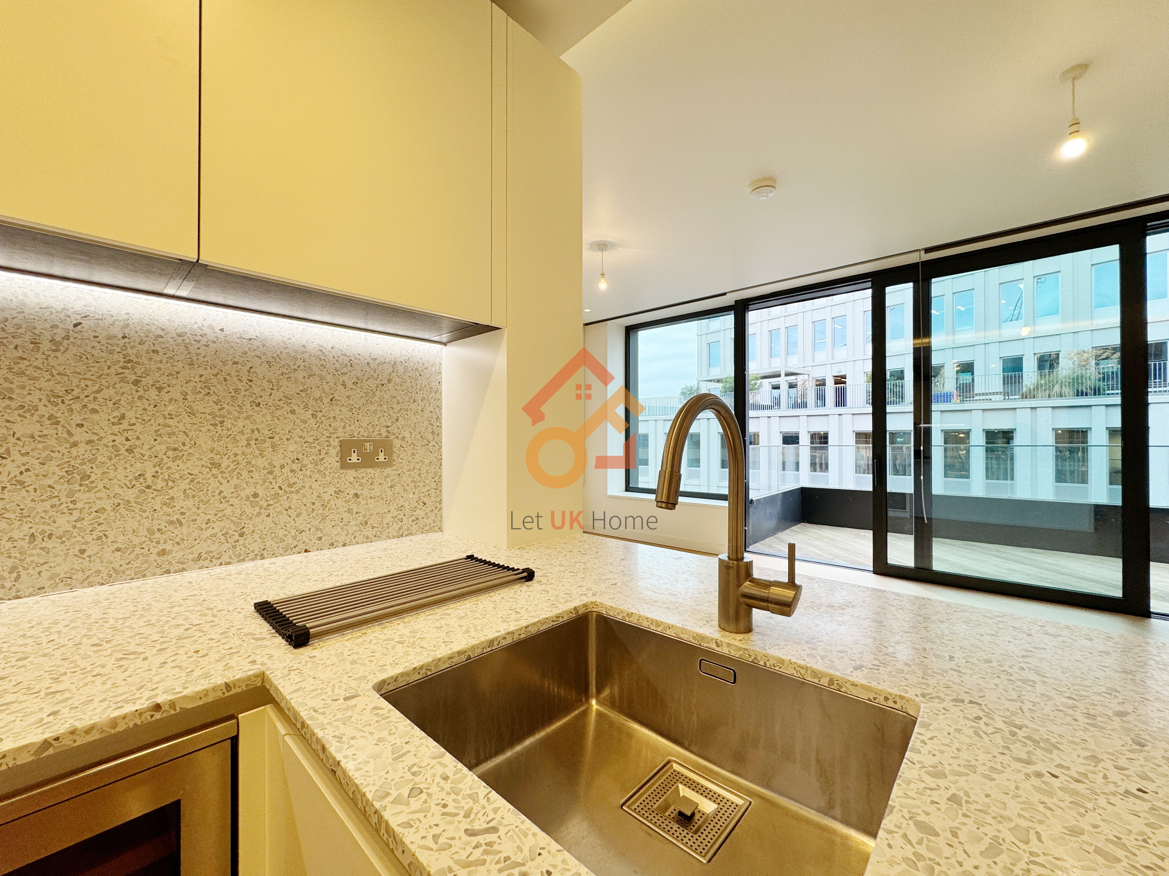 伦敦White City·2房·Wood Crescent 房源图片