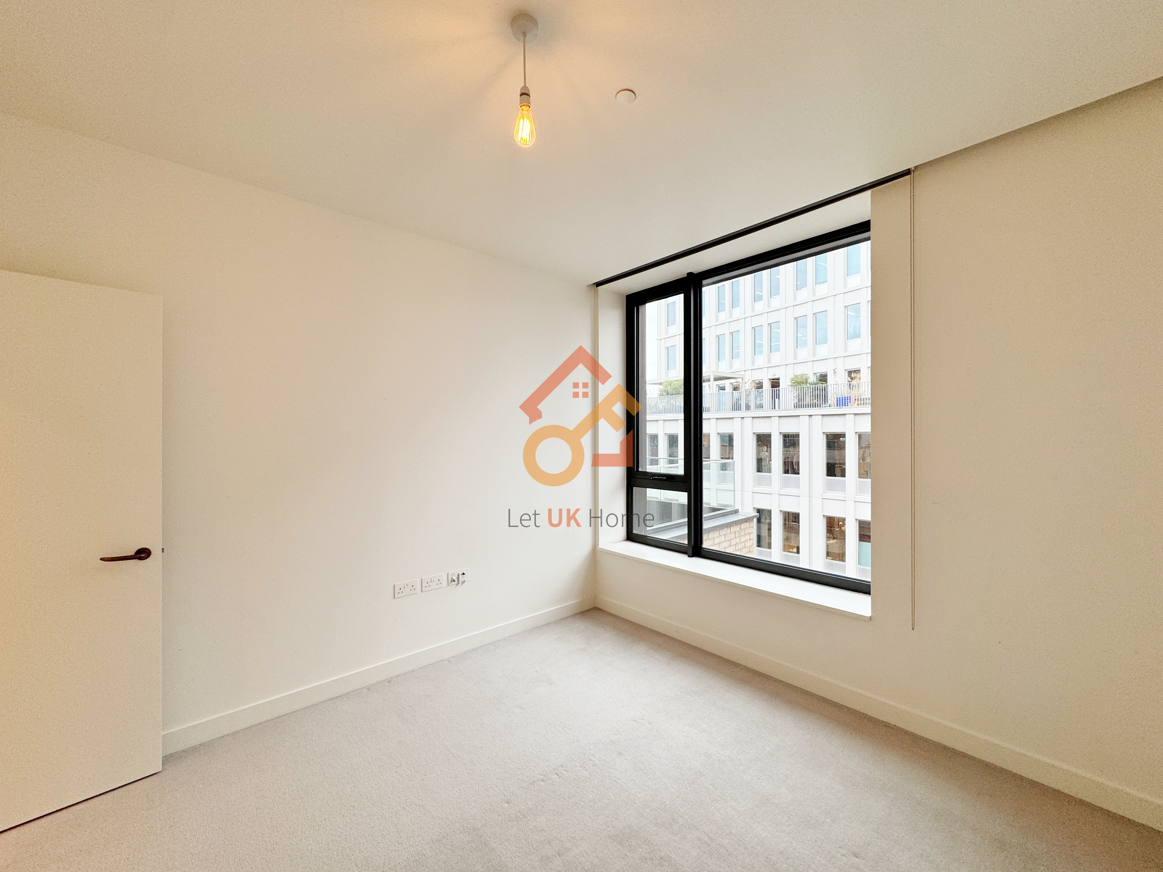 伦敦White City·2房·Wood Crescent 房源图片