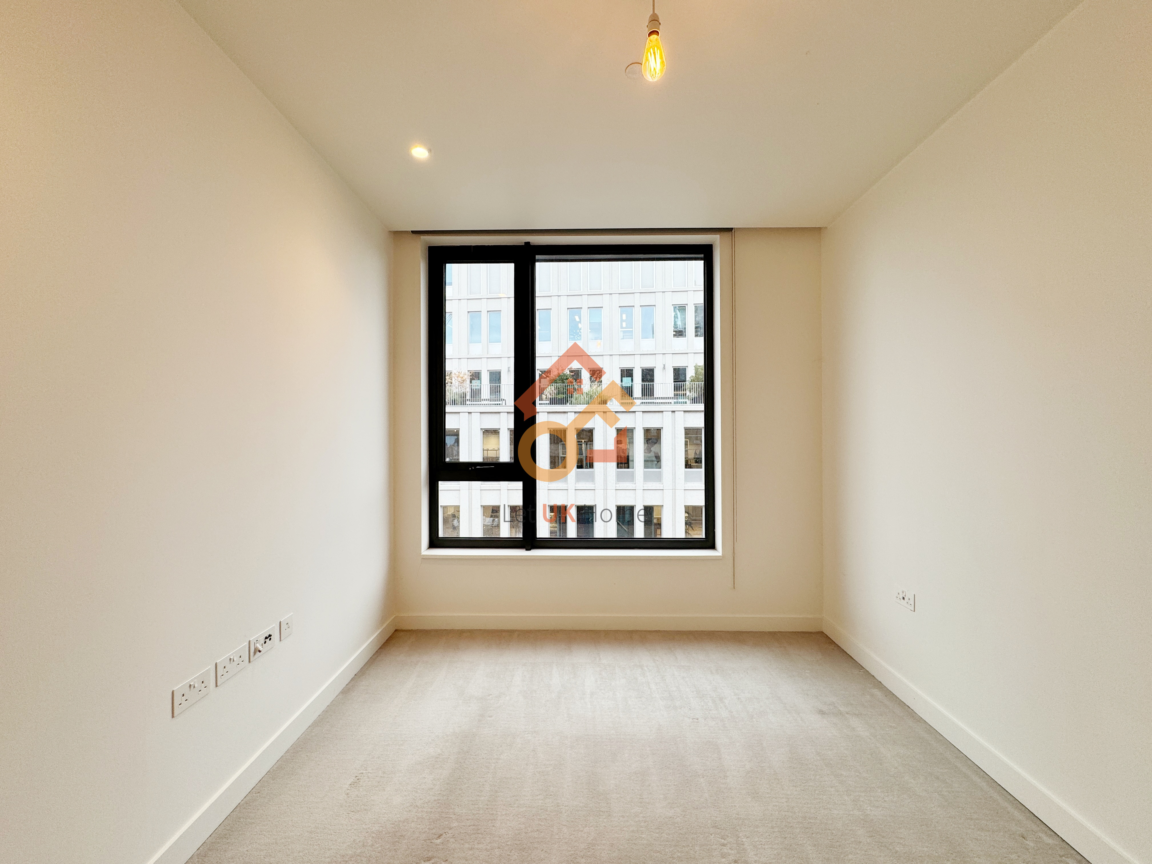 伦敦White City·2房·Wood Crescent 房源图片