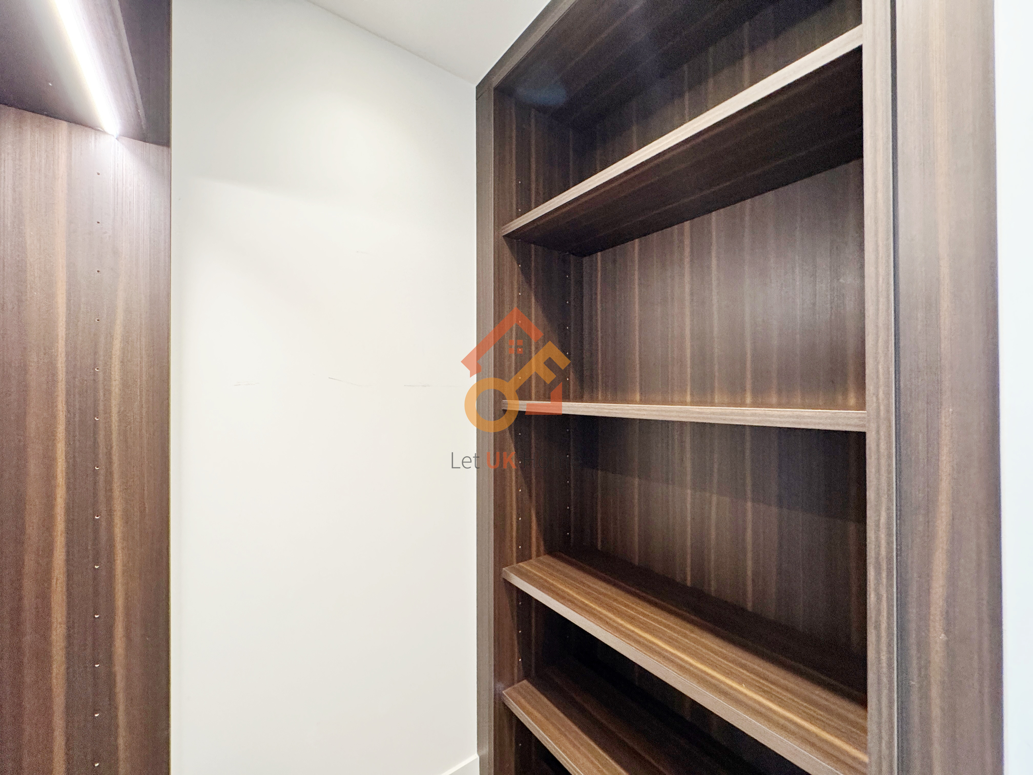 伦敦White City·2房·Wood Crescent 房源图片