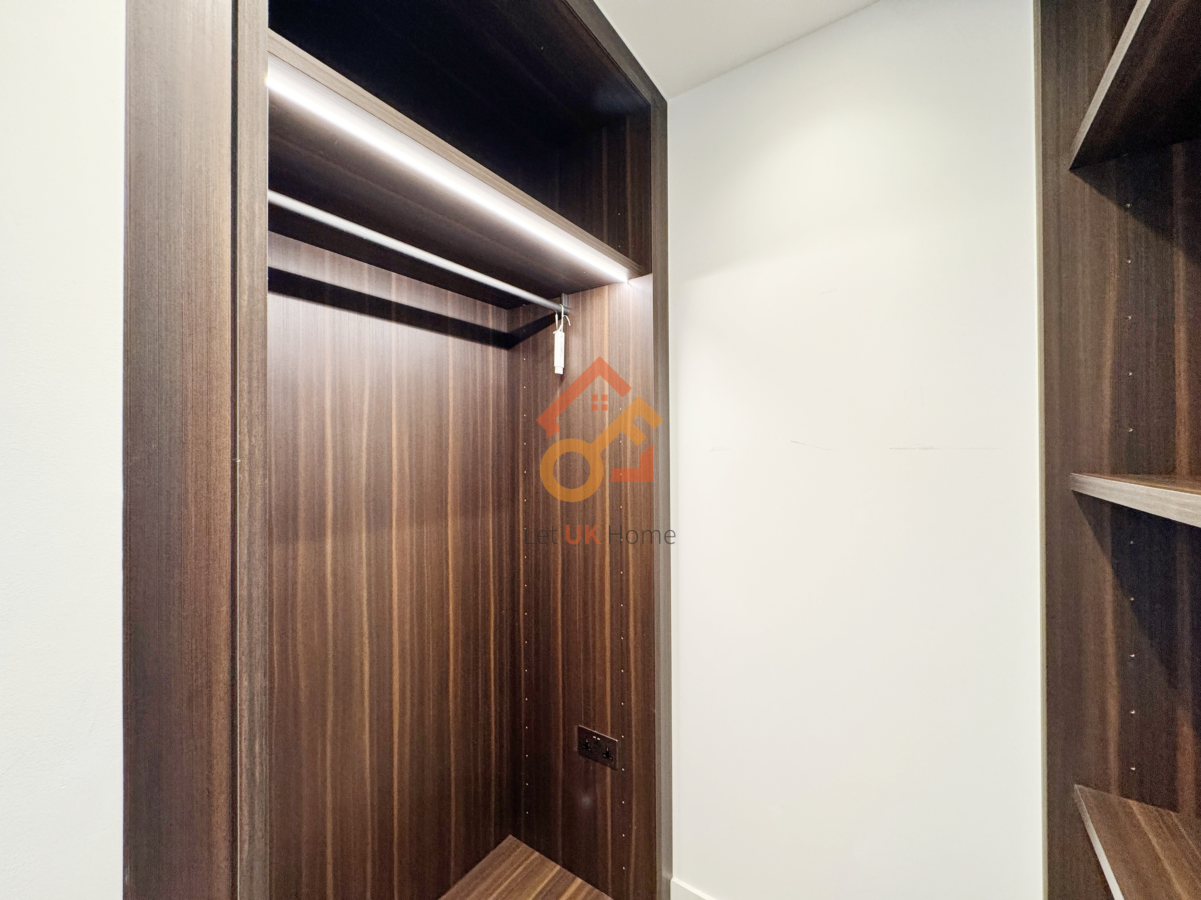 伦敦White City·2房·Wood Crescent 房源图片