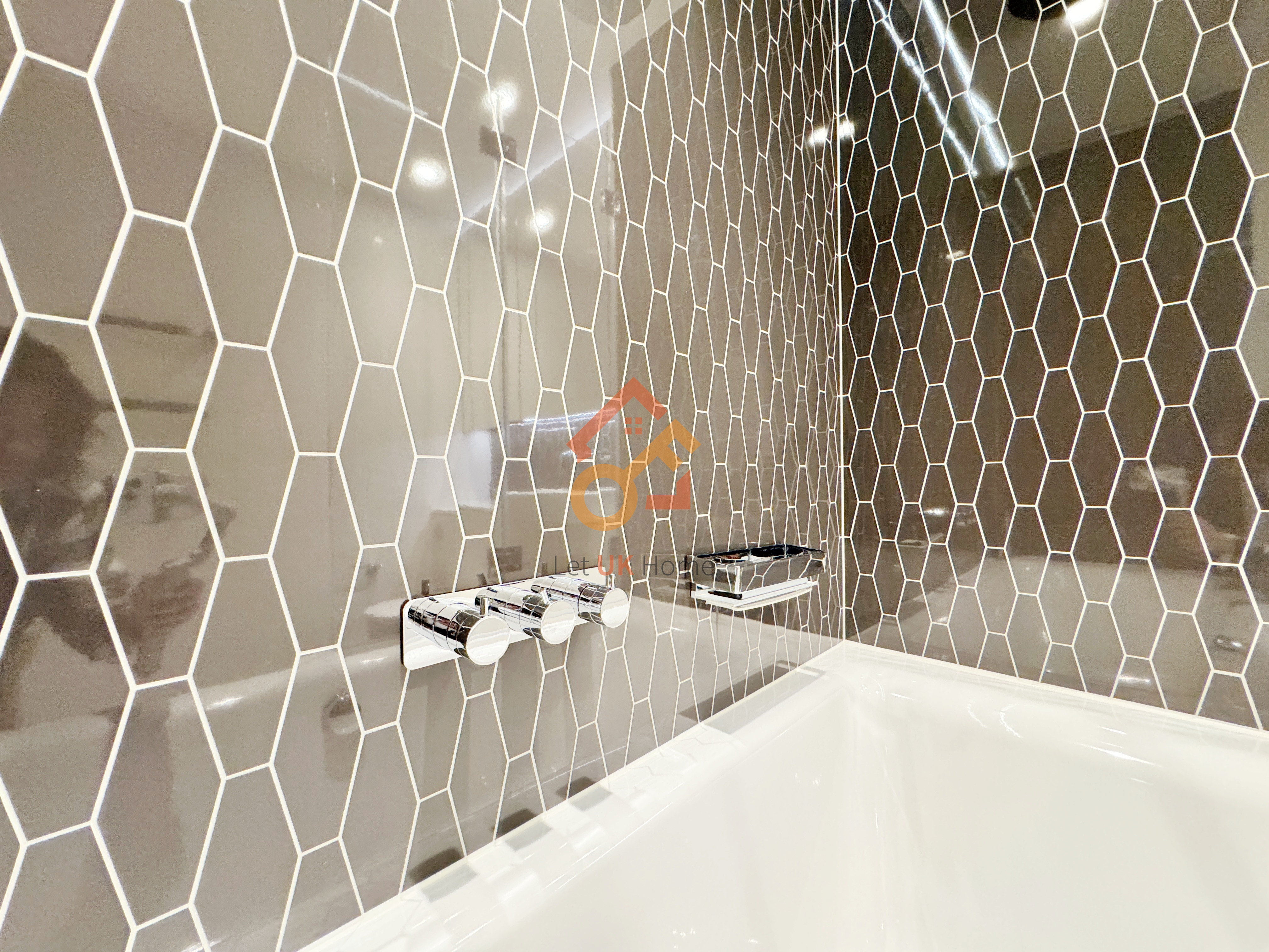 伦敦White City·2房·Wood Crescent 房源图片