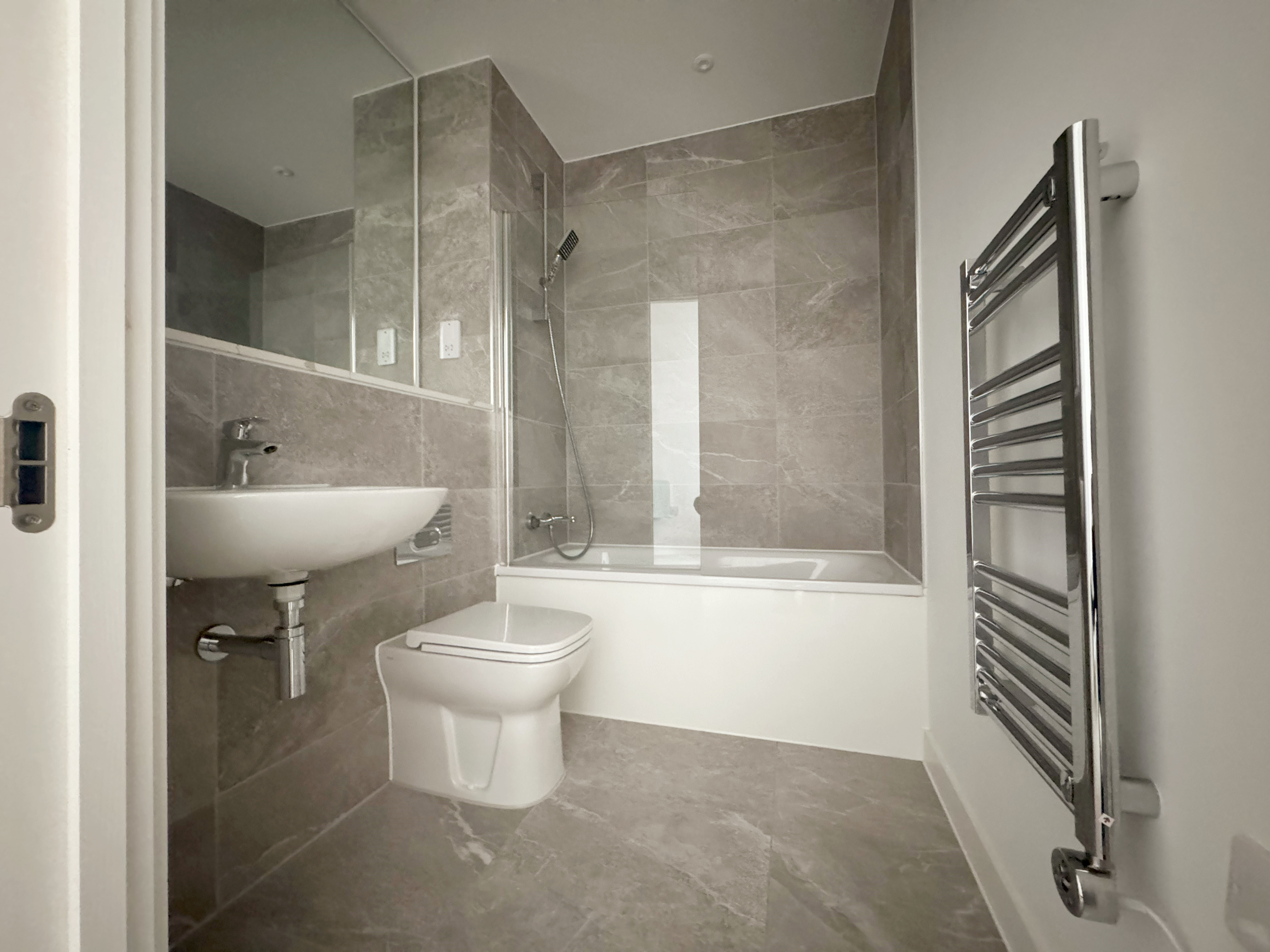 藍莎集團 - 英國樓盤、英國物業代理 | 英國買樓置業一站式服務