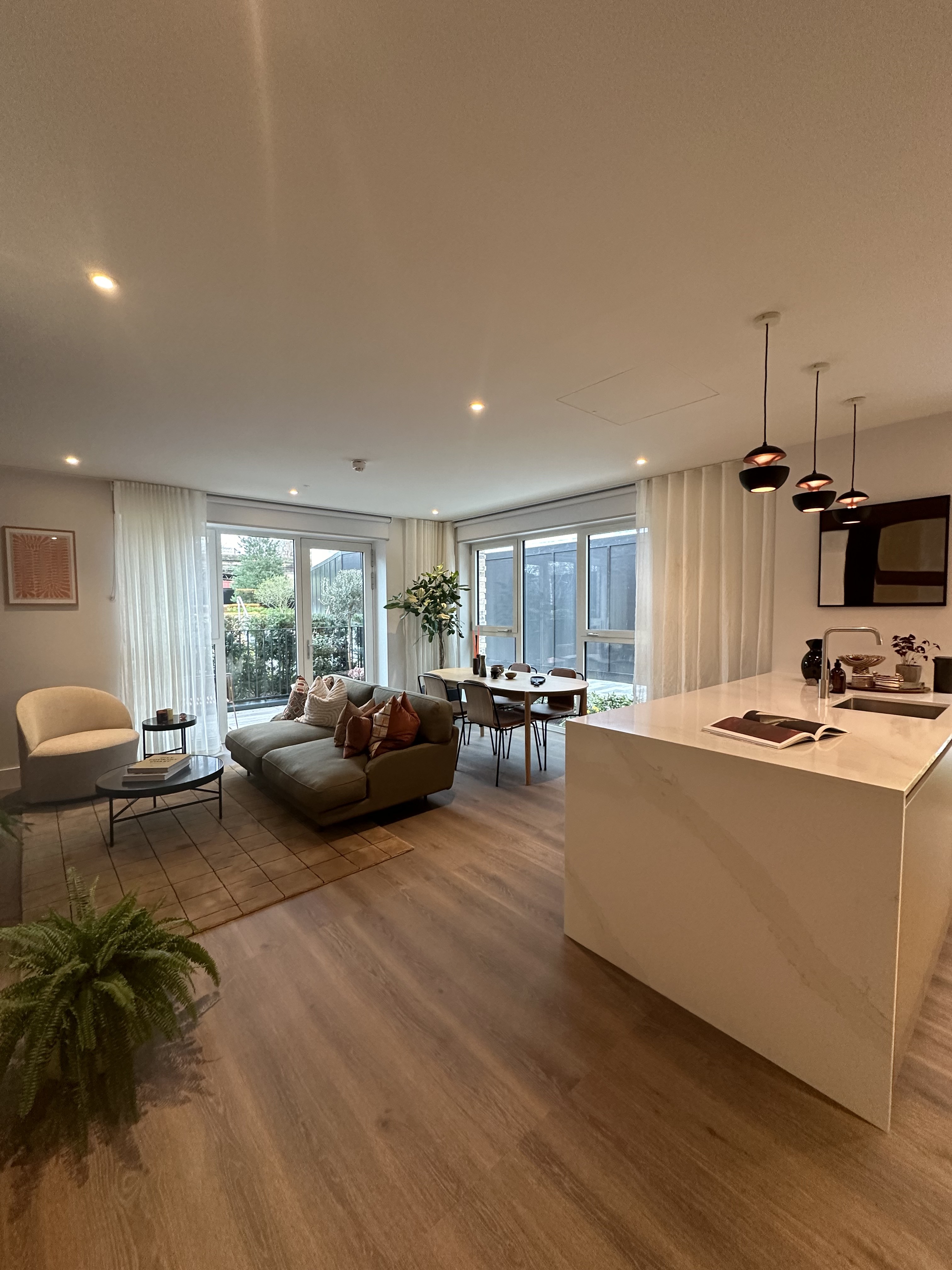 藍莎集團 - 英國樓盤、英國物業代理 | 英國買樓置業一站式服務