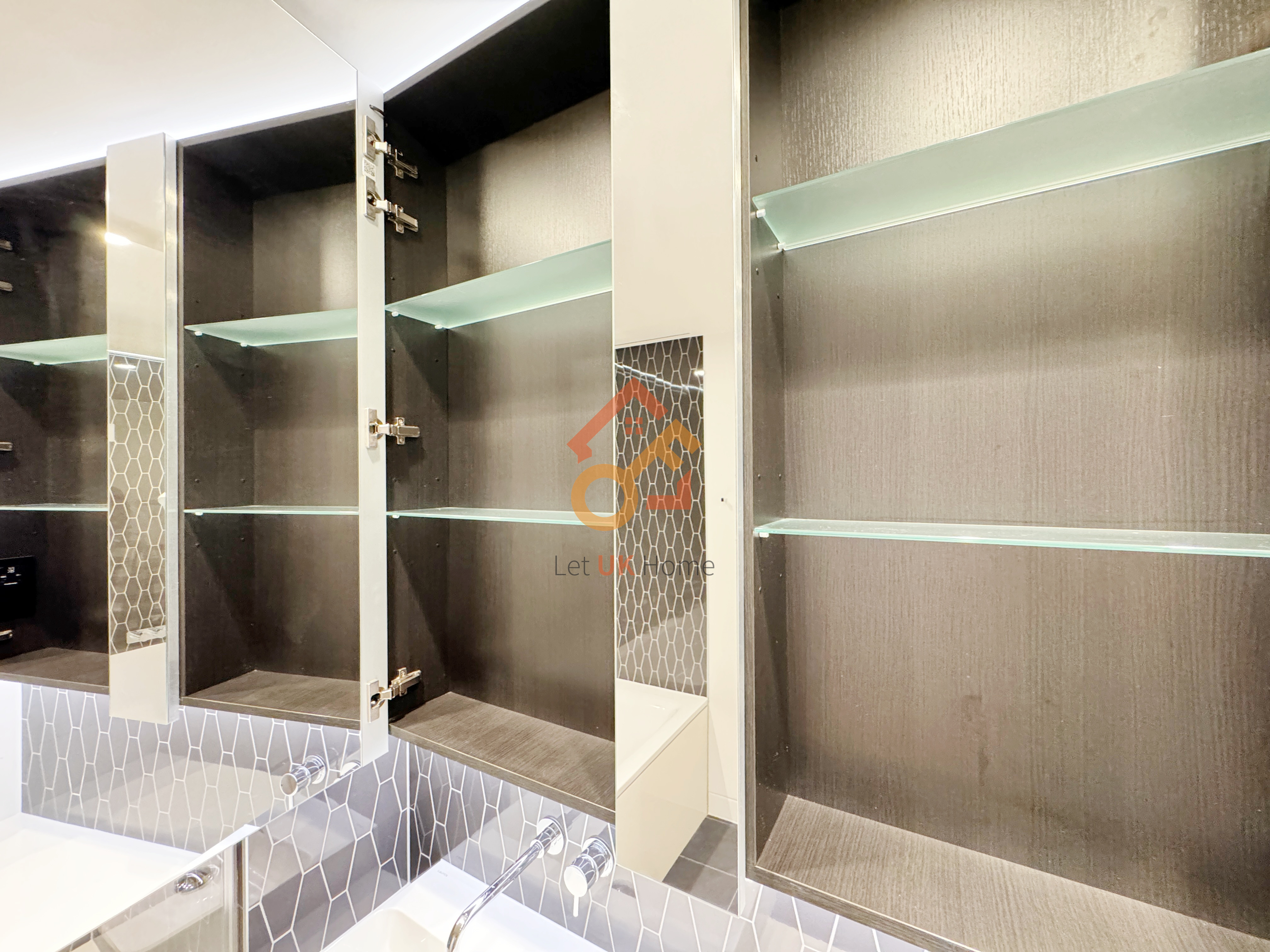 伦敦White City·2房·Wood Crescent 房源图片