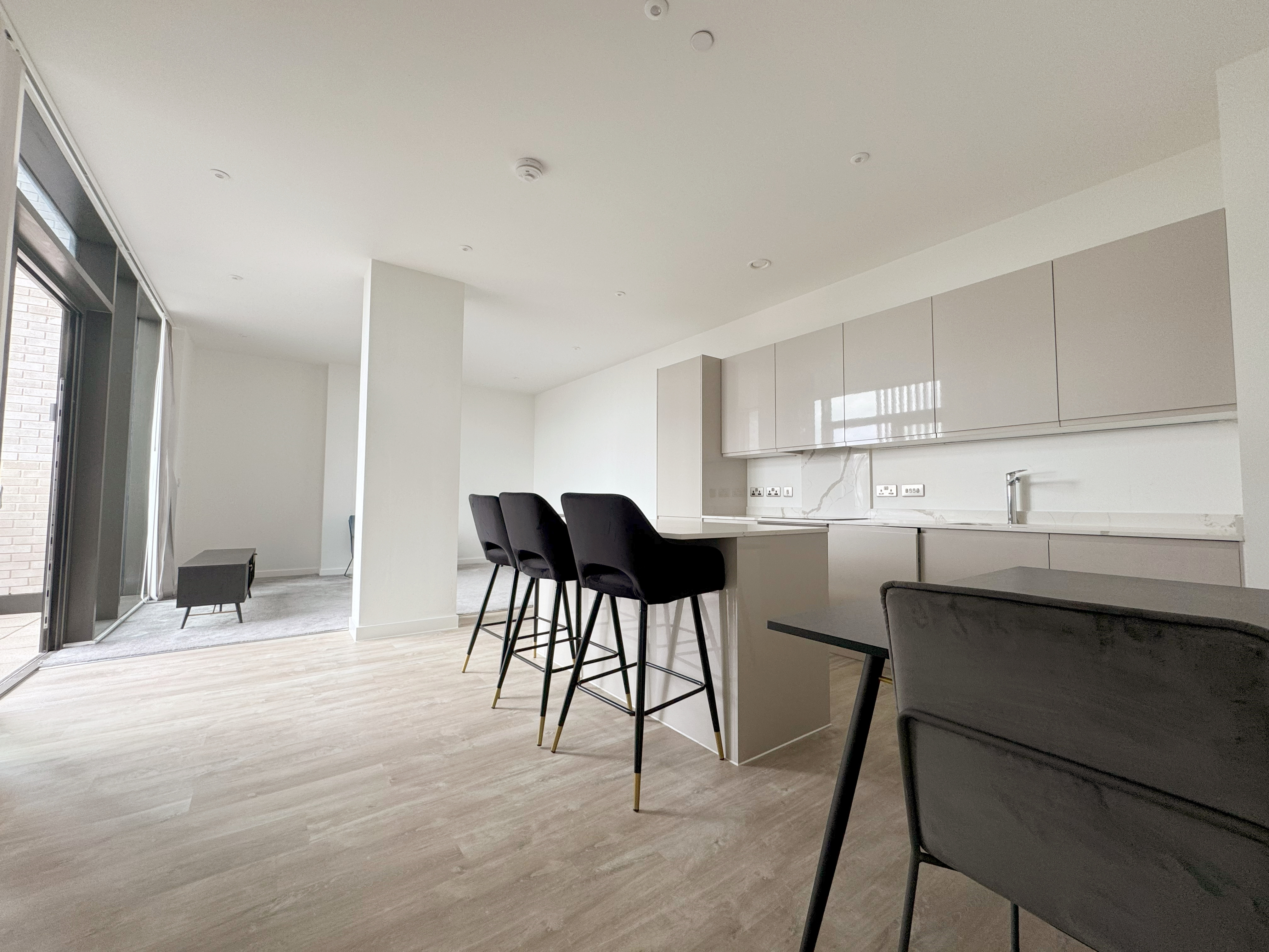 藍莎集團 - 英國樓盤、英國物業代理 | 英國買樓置業一站式服務