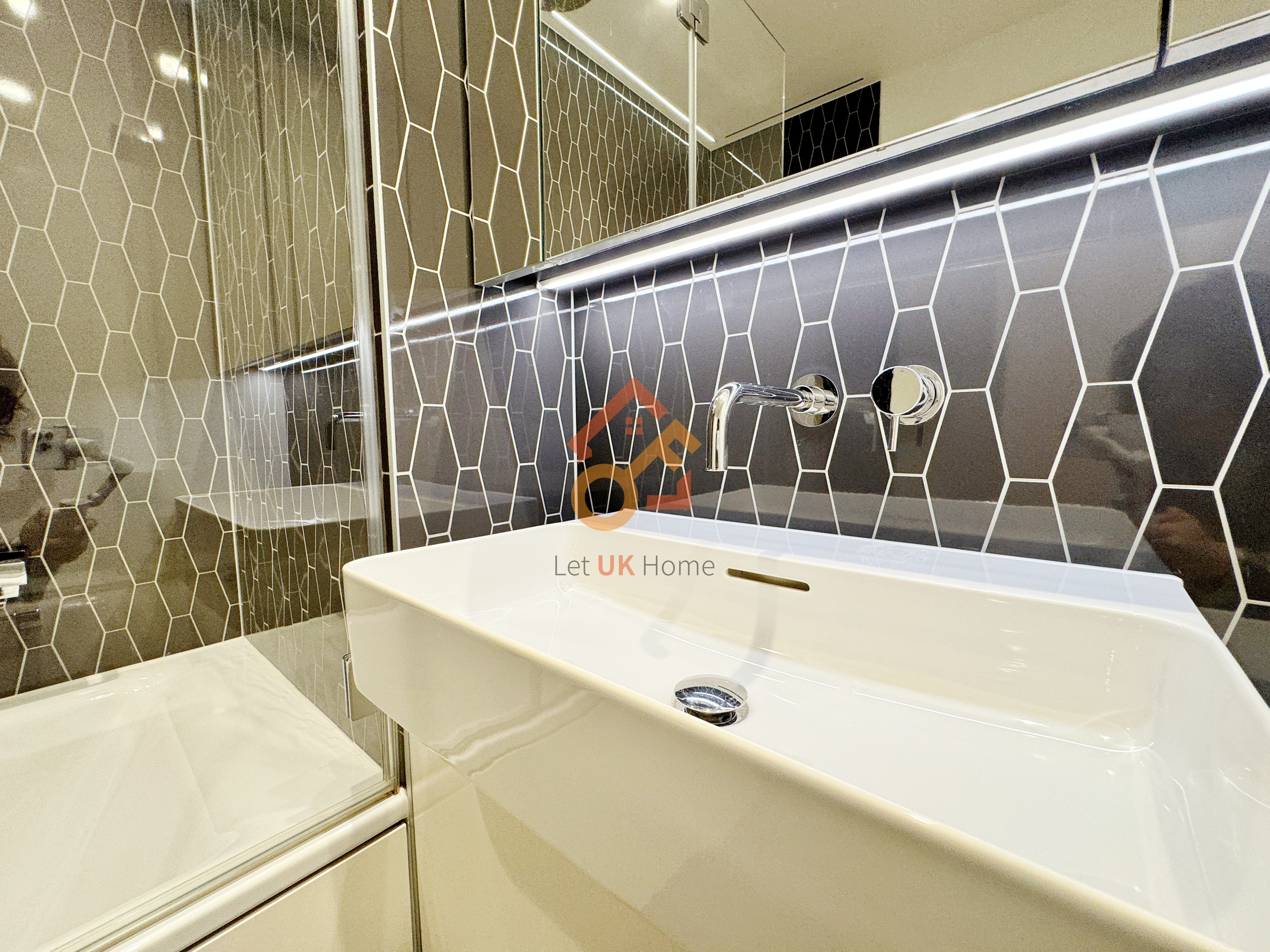 伦敦White City·2房·Wood Crescent 房源图片