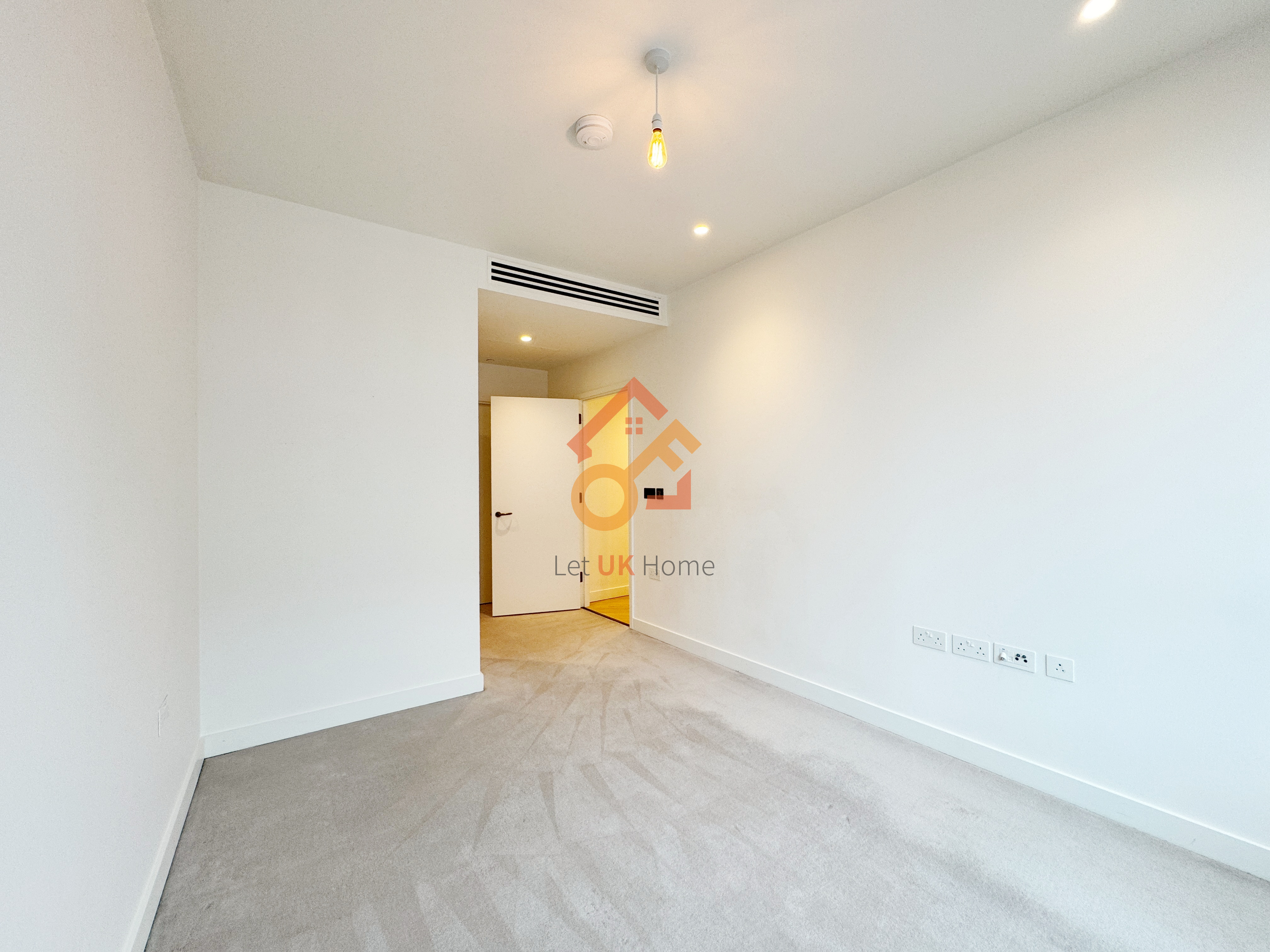 伦敦White City·2房·Wood Crescent 房源图片