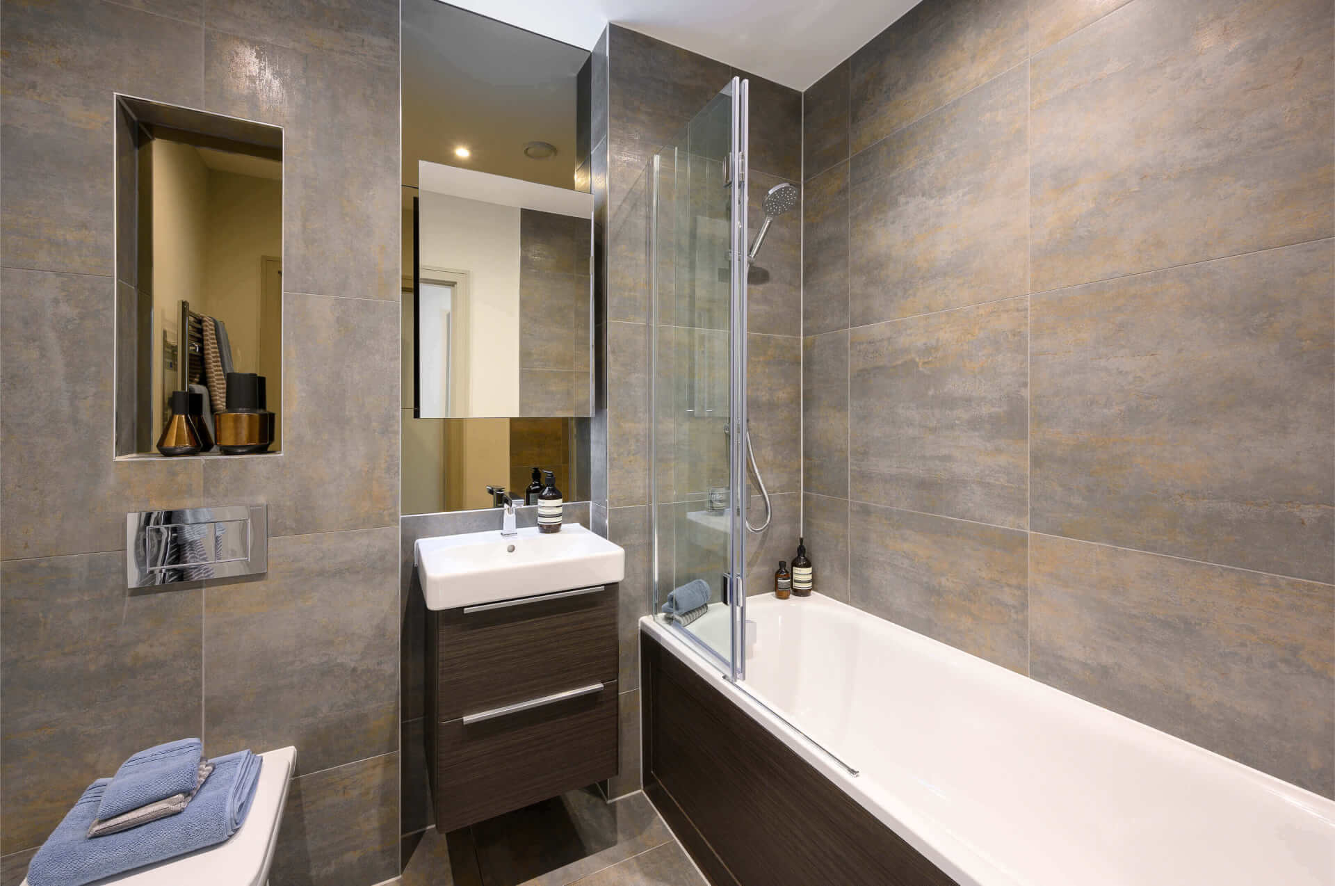 Lansha Group - UK Real Estate, UK Property Agency | One stop shop for buying and purchasing properties in the UK