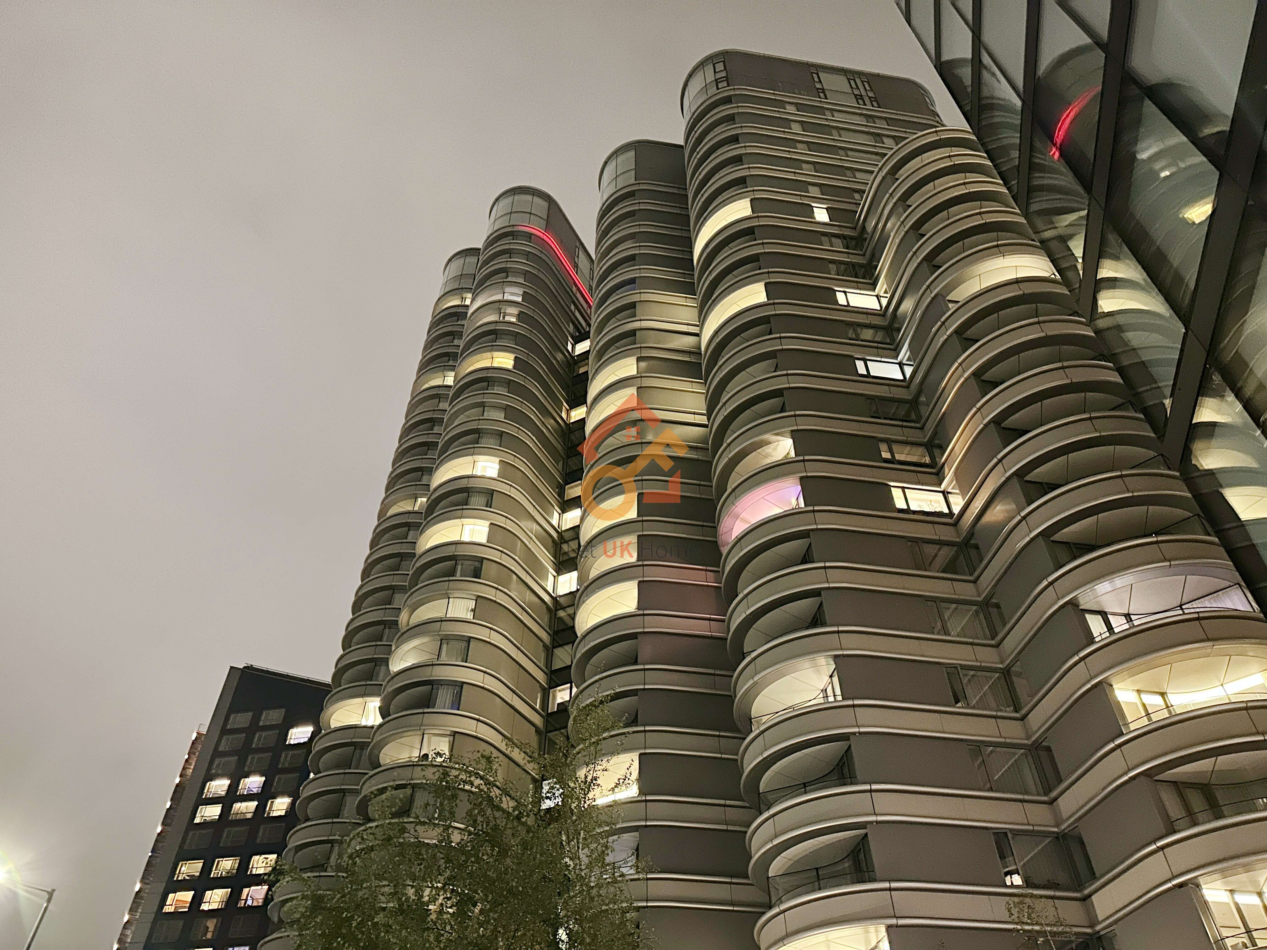 伦敦Vauxhall·3房4卫·The Corniche 外立面