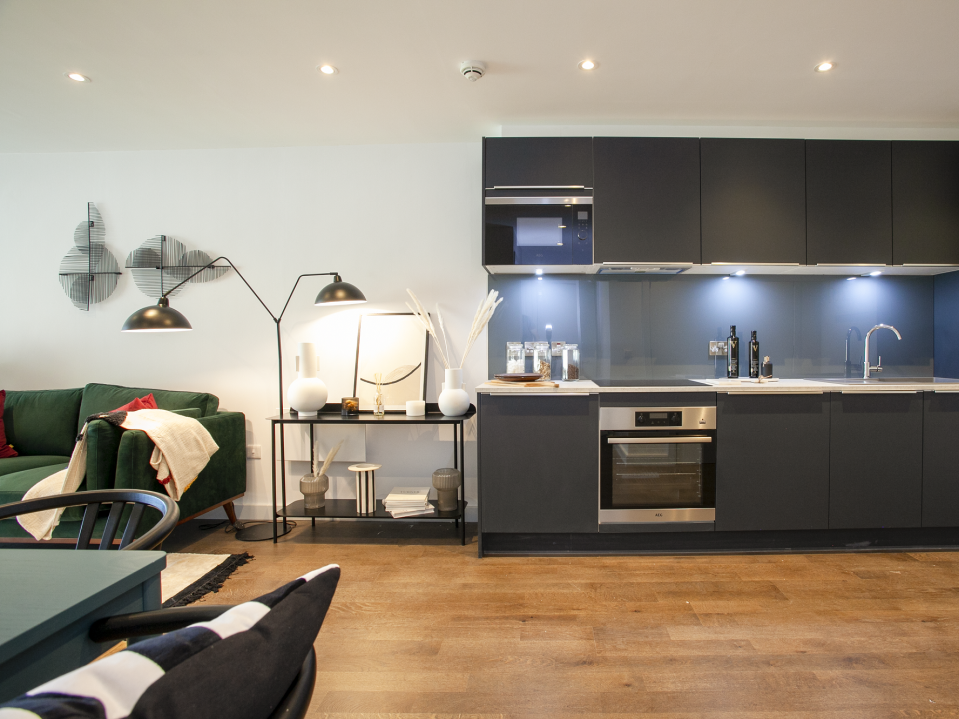 藍莎集團 | 英國置產一站式服務