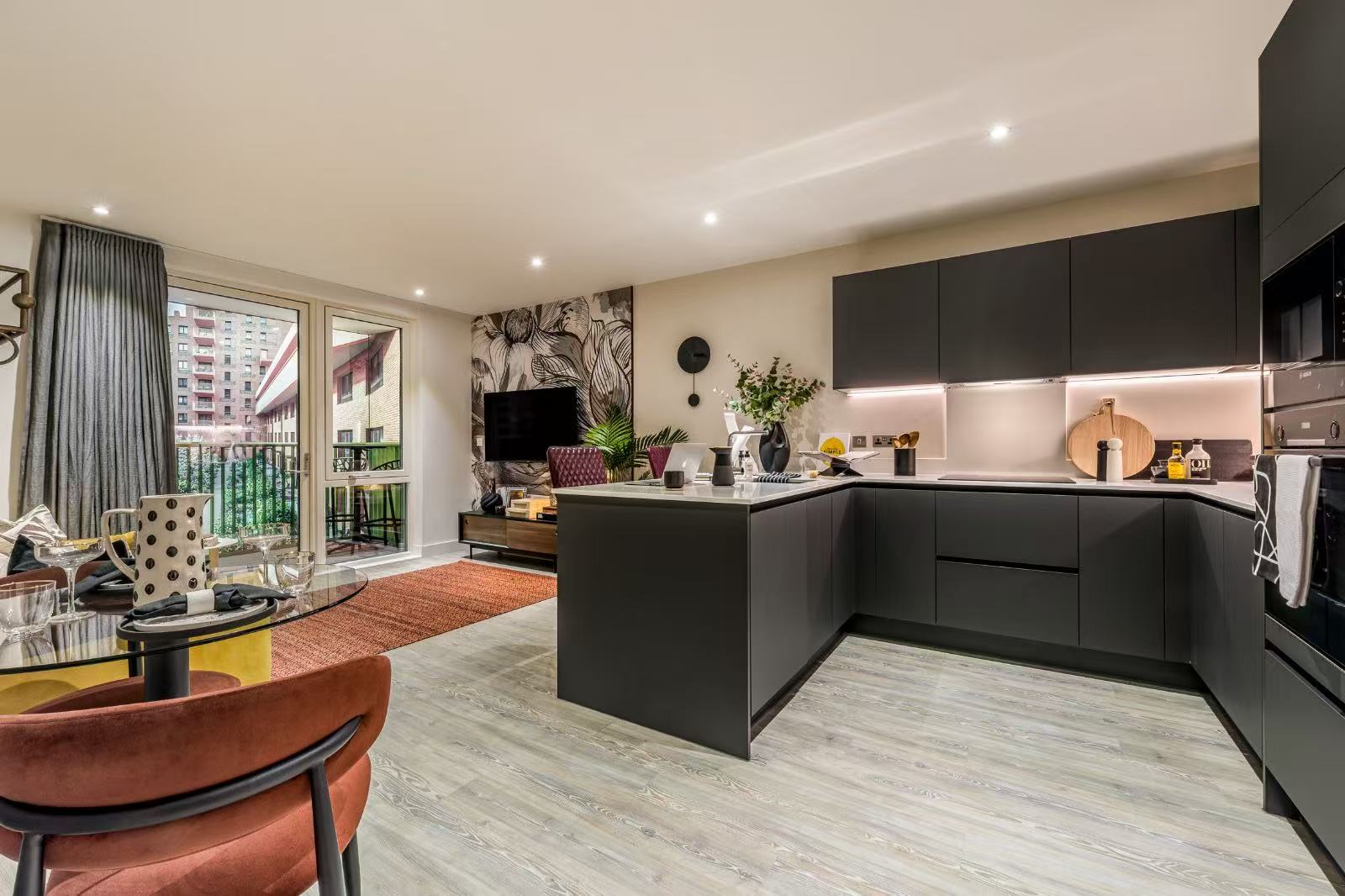 藍莎集團 - 英國樓盤、英國物業代理 | 英國買樓置業一站式服務