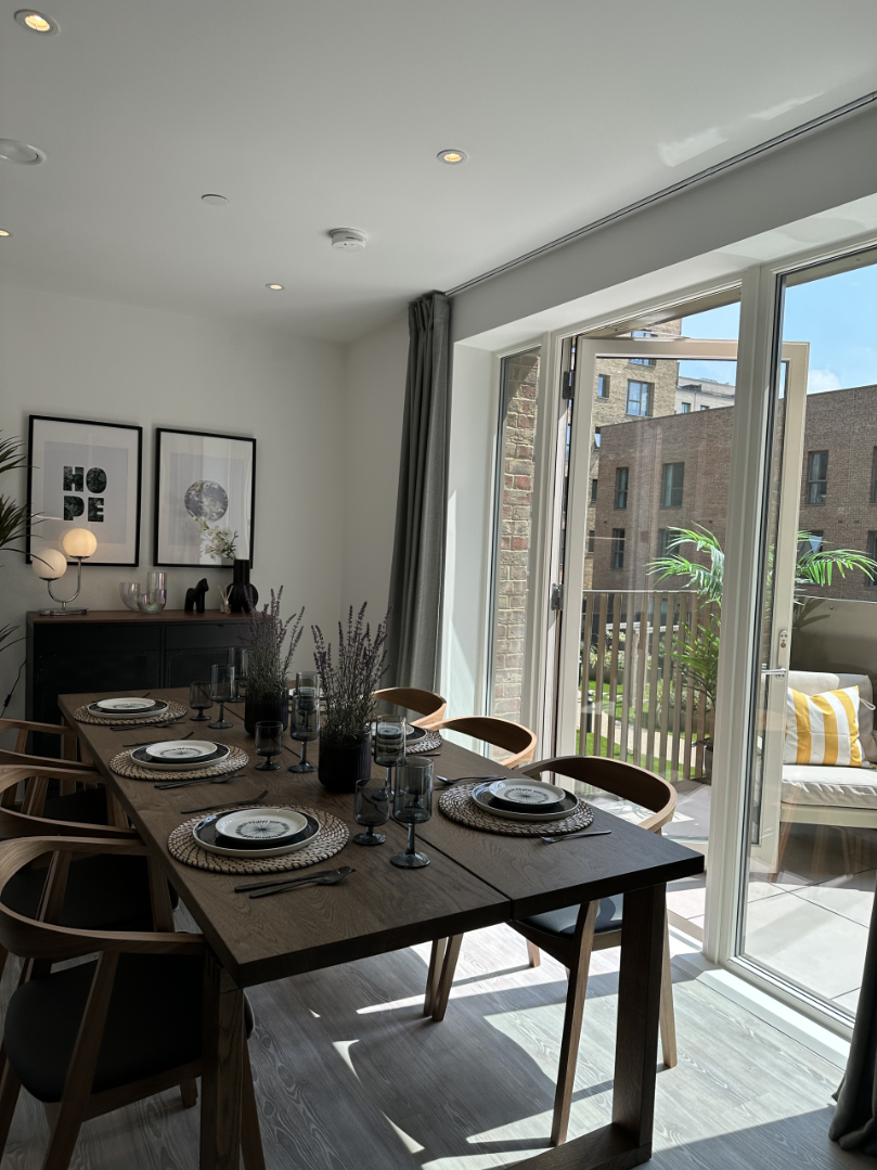 藍莎集團 - 英國樓盤、英國物業代理 | 英國買樓置業一站式服務