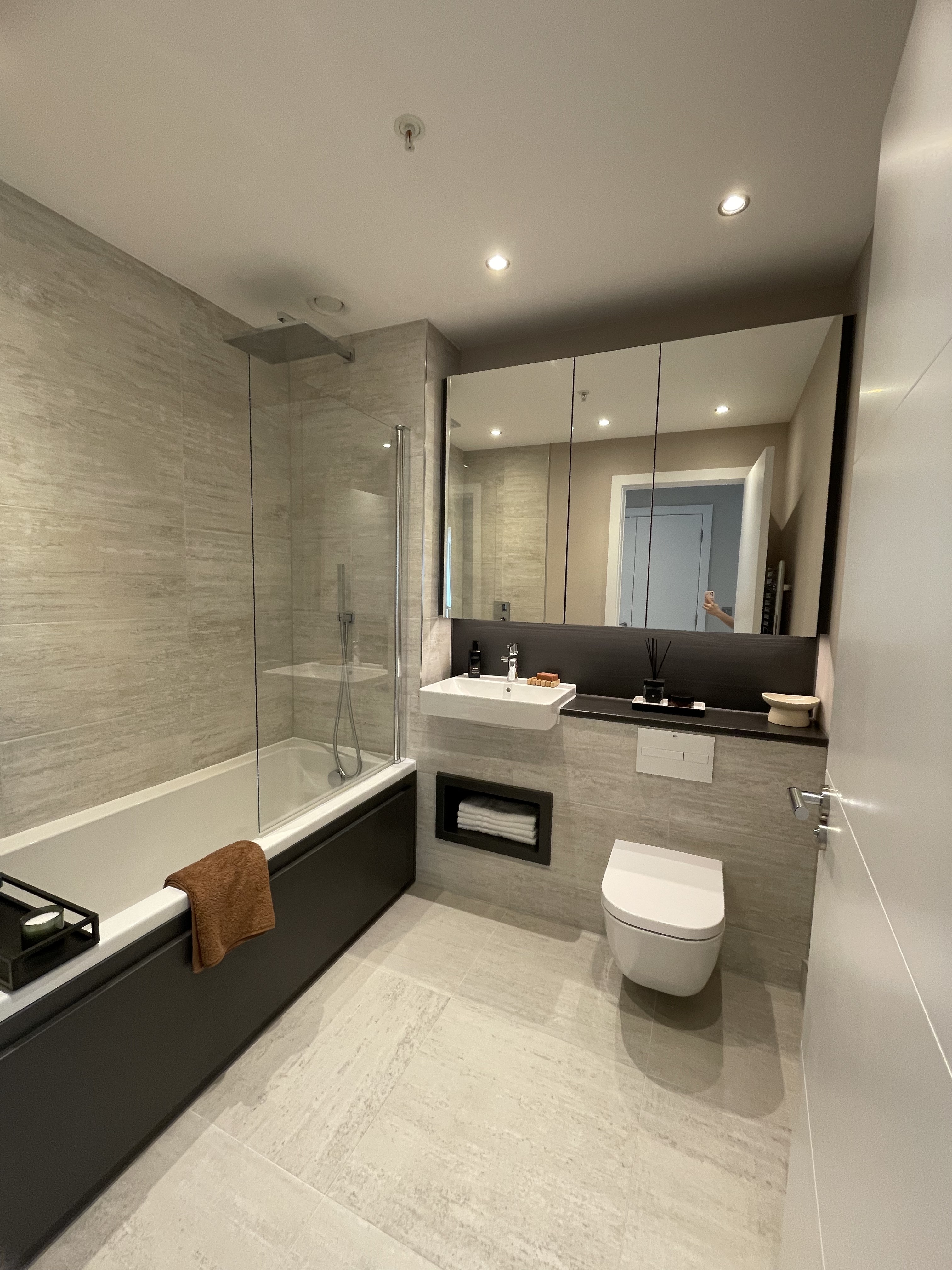 藍莎集團 | 英國置產一站式服務