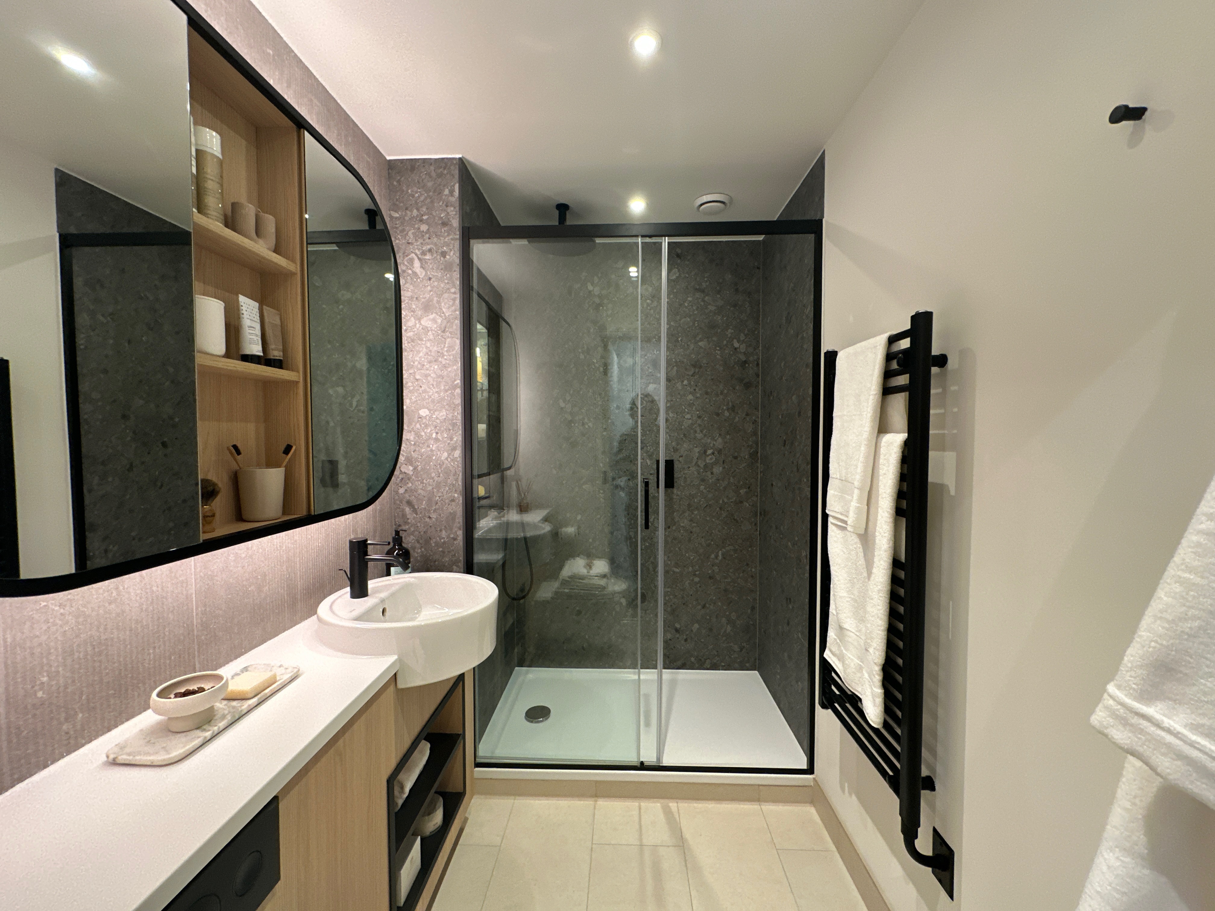 藍莎集團 | 英國置產一站式服務