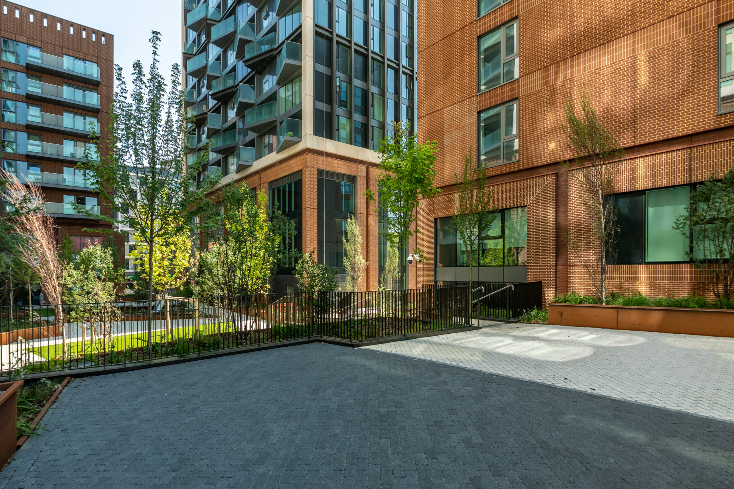 藍莎集團 - 英國樓盤、英國物業代理 | 英國買樓置業一站式服務