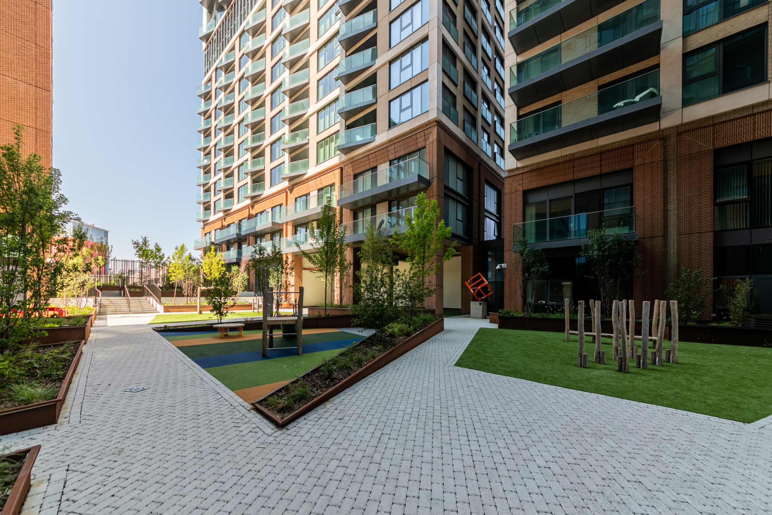 藍莎集團 - 英國樓盤、英國物業代理 | 英國買樓置業一站式服務