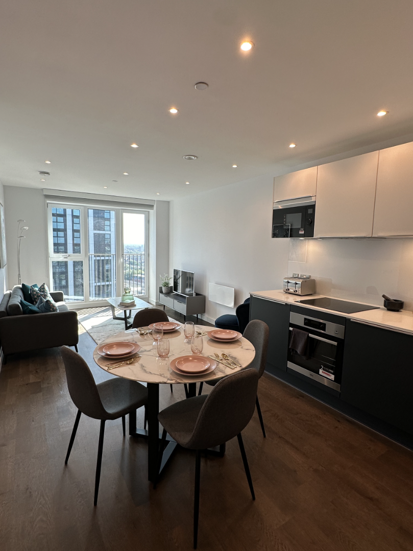 藍莎集團 | 英國置產一站式服務