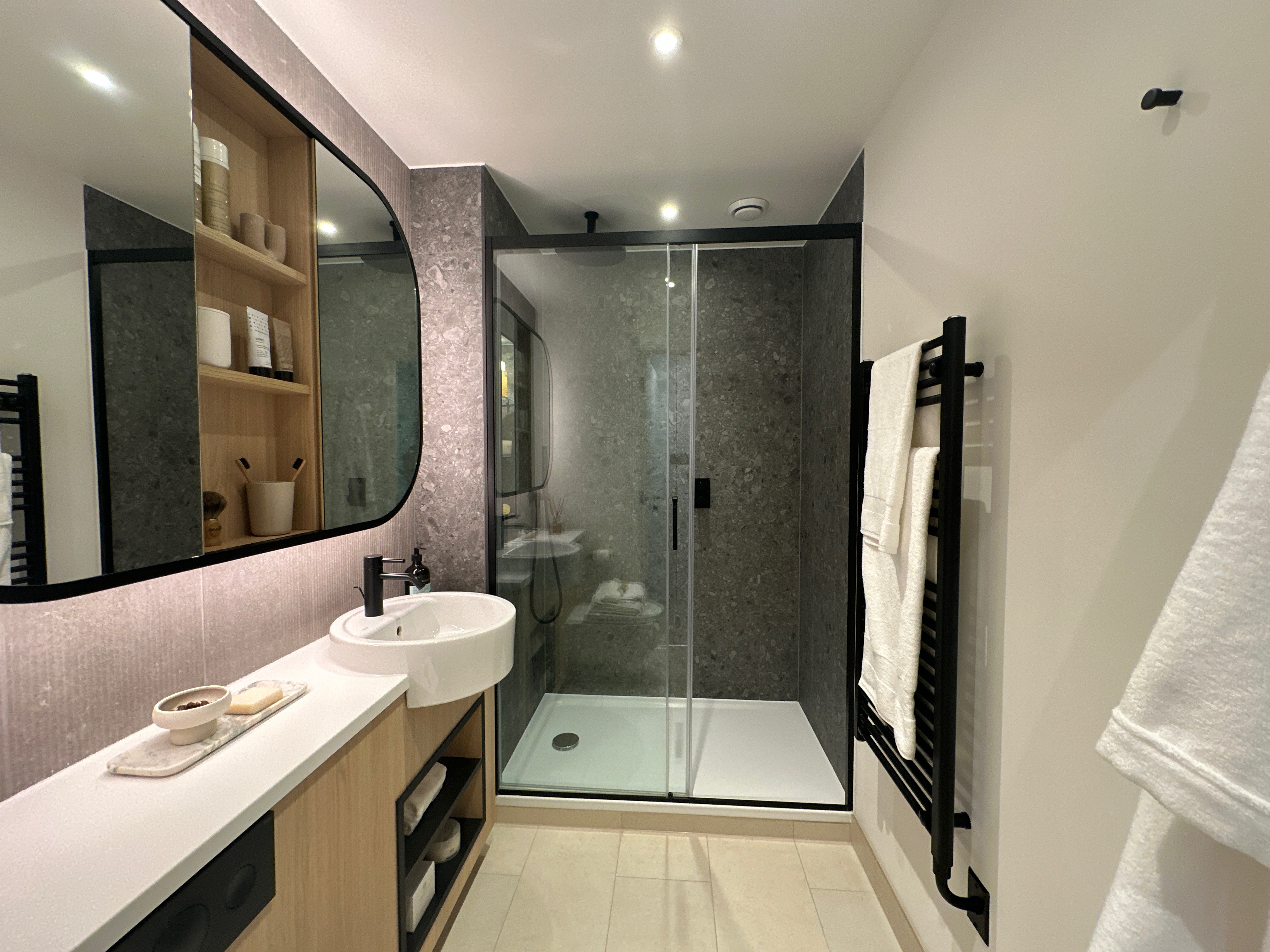 藍莎集團 | 英國置產一站式服務