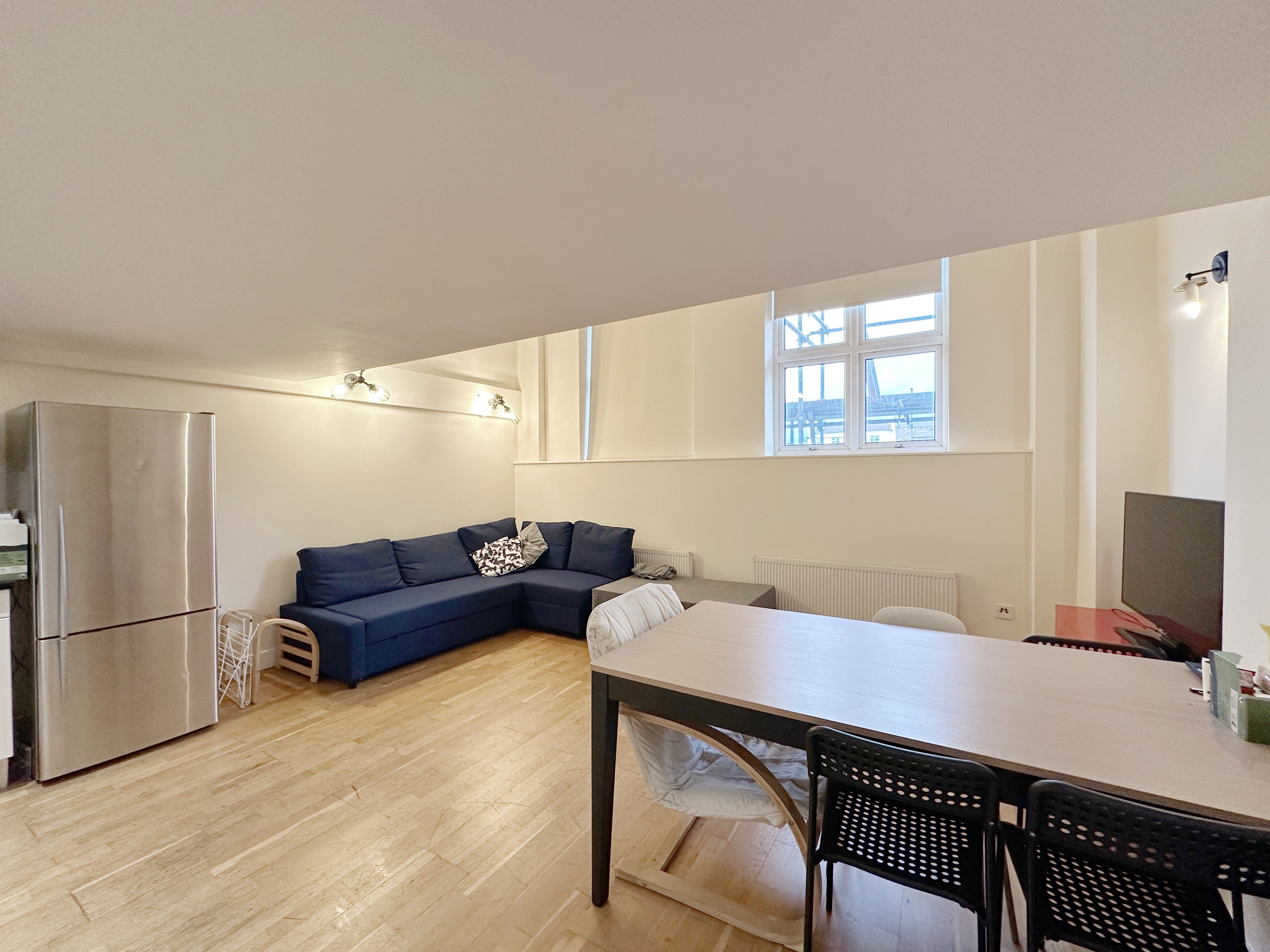 伦敦Cozy 3bedroom apartment near Elizabeth line 舒适3卧室公寓