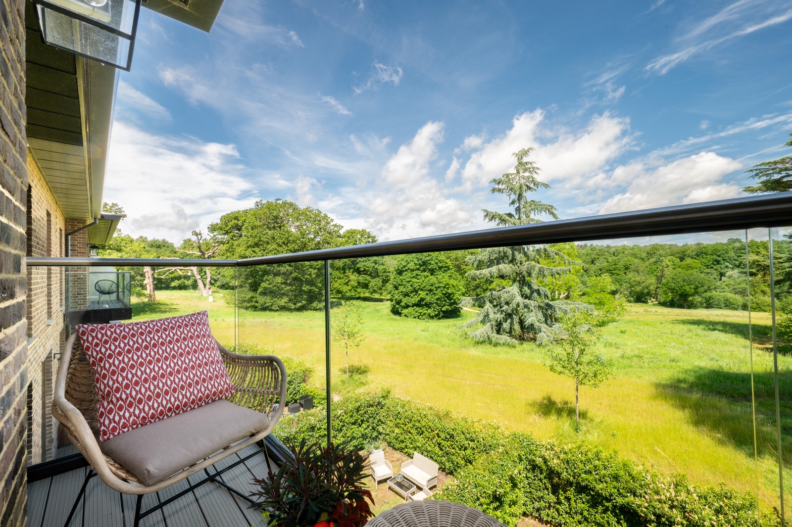 藍莎集團 - 英國樓盤、英國物業代理 | 英國買樓置業一站式服務