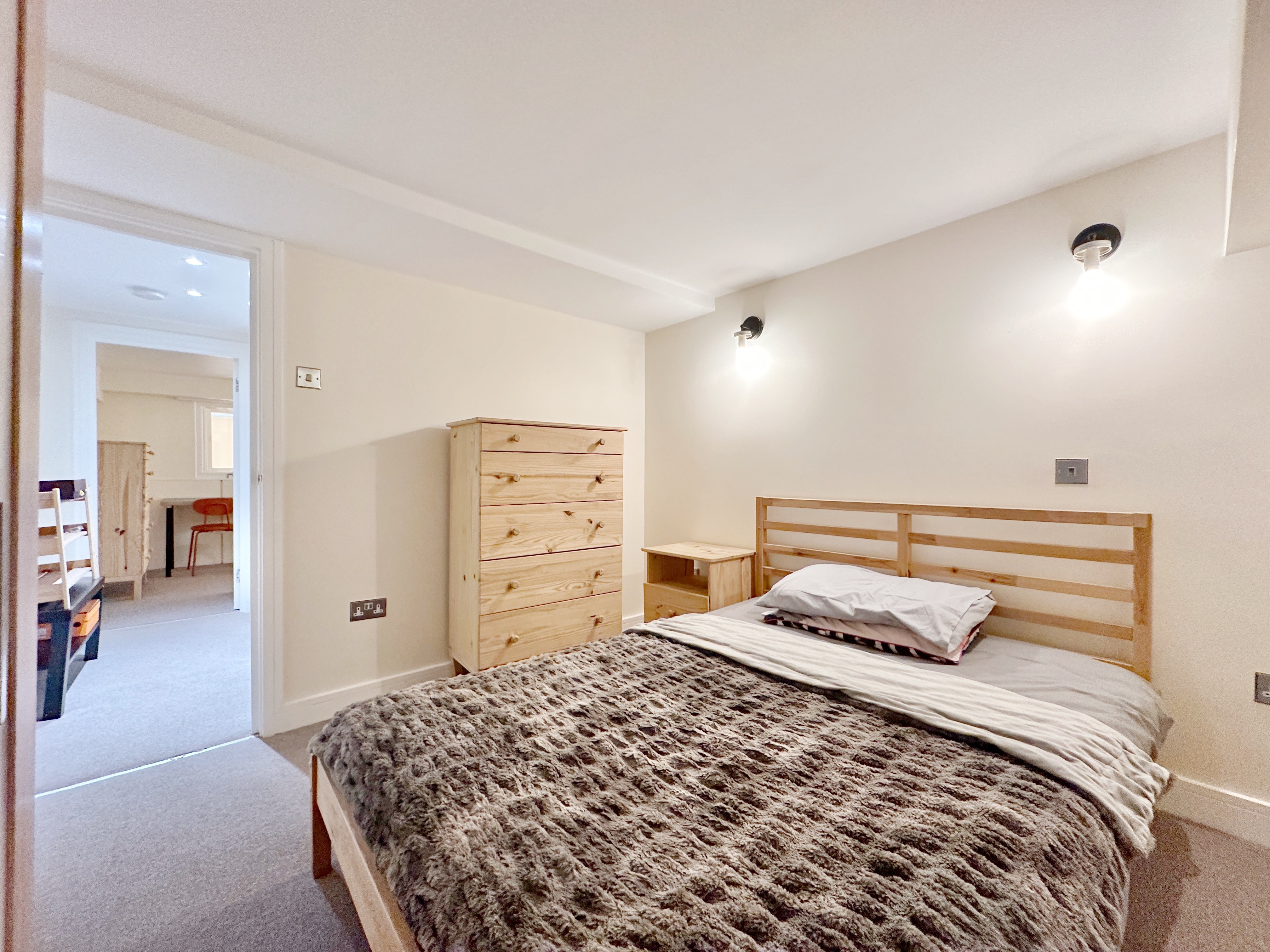 伦敦Cozy 3bedroom apartment near Elizabeth line 舒适3卧室公寓