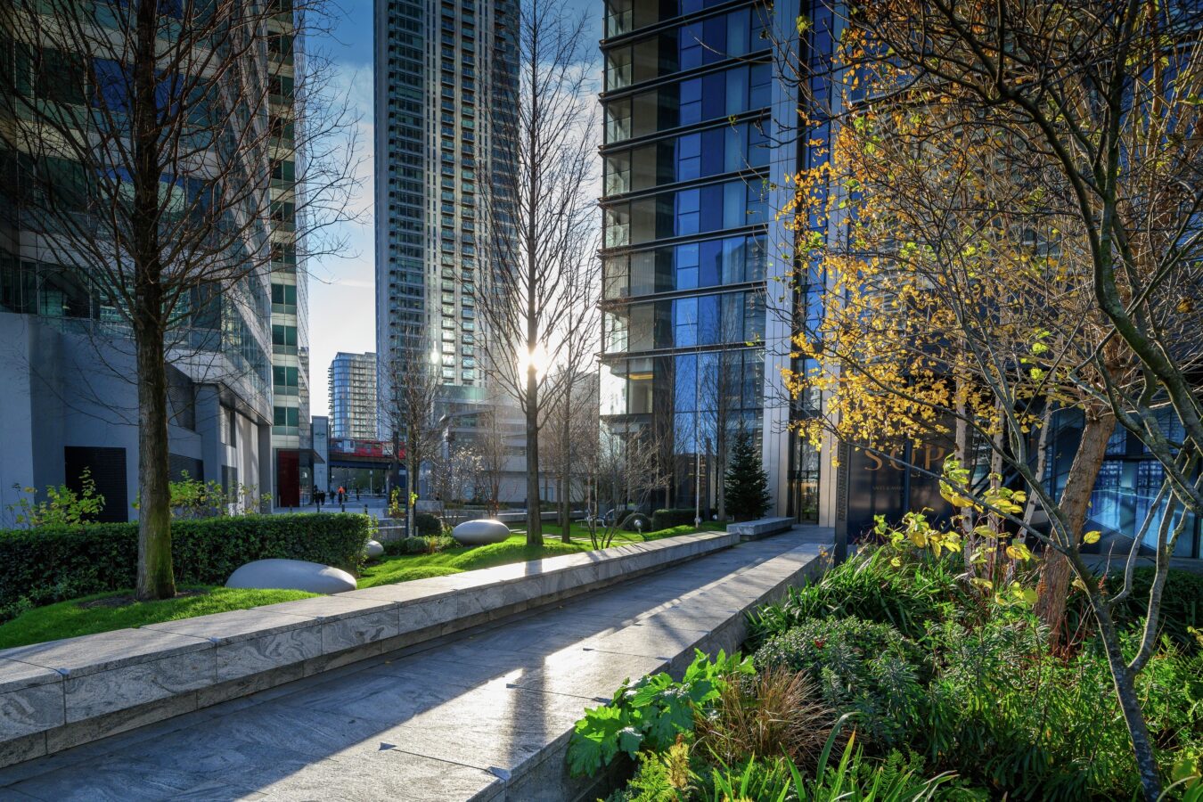 伦敦·南湾广场 South Quay Plaza 外立面