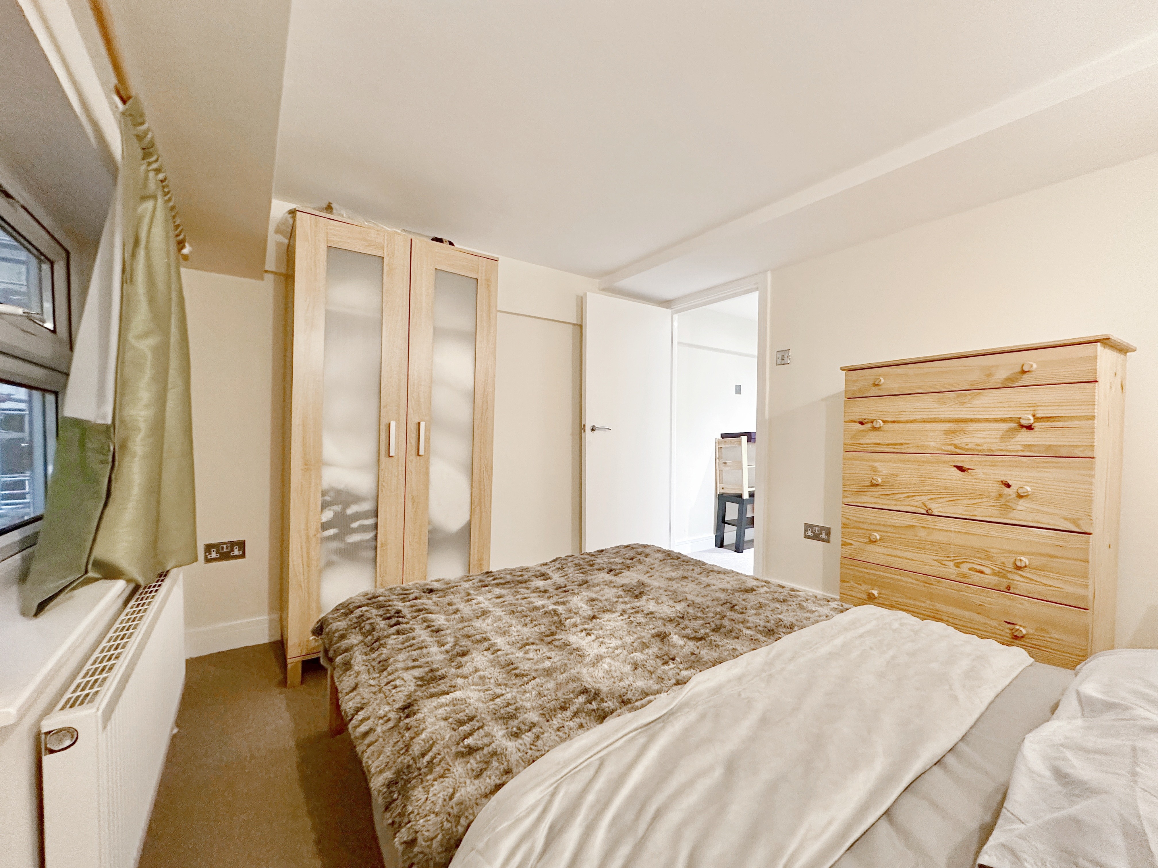 伦敦Cozy 3bedroom apartment near Elizabeth line 舒适3卧室公寓