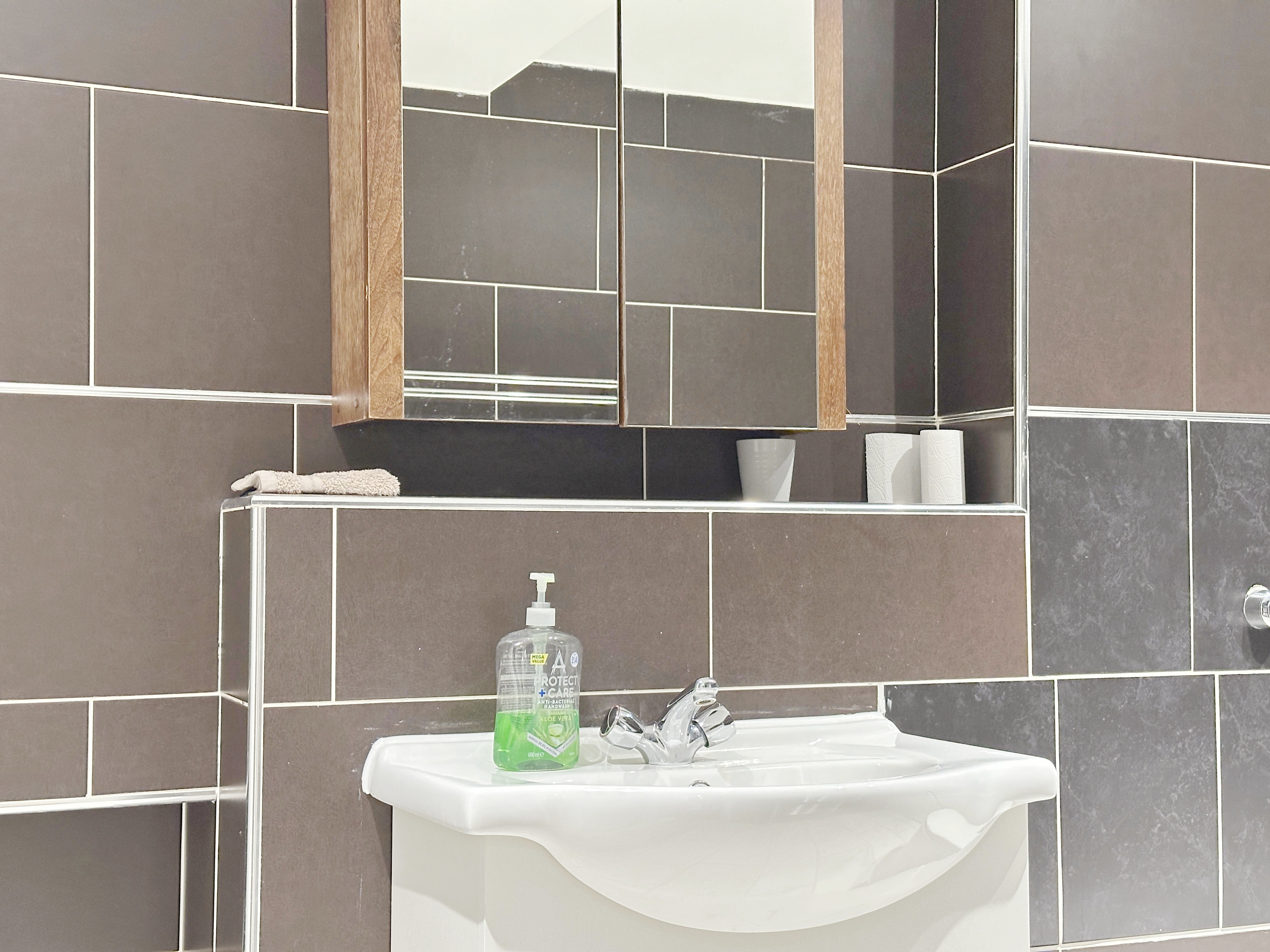 伦敦Cozy 3bedroom apartment near Elizabeth line 舒适3卧室公寓