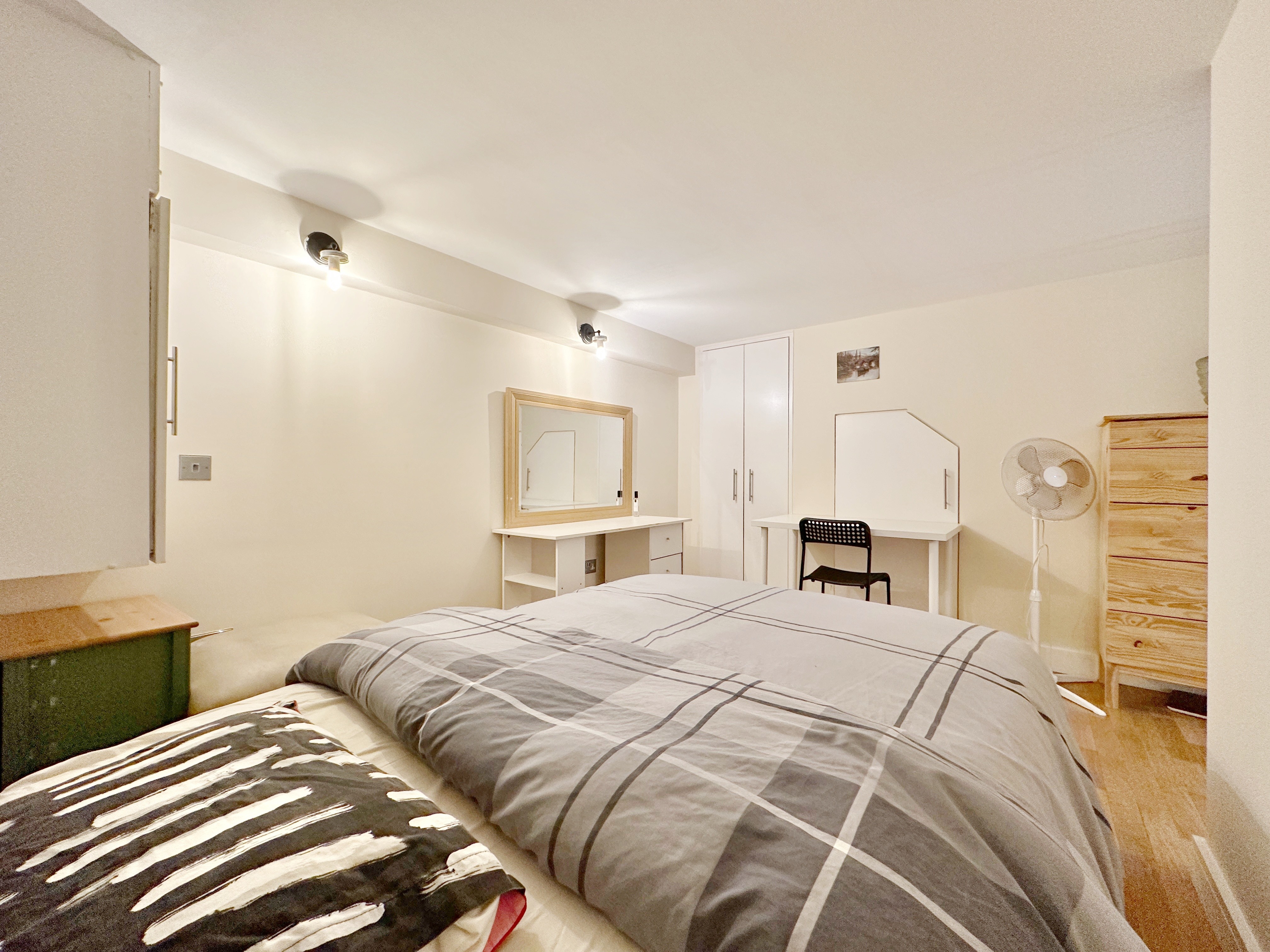 伦敦Cozy 3bedroom apartment near Elizabeth line 舒适3卧室公寓
