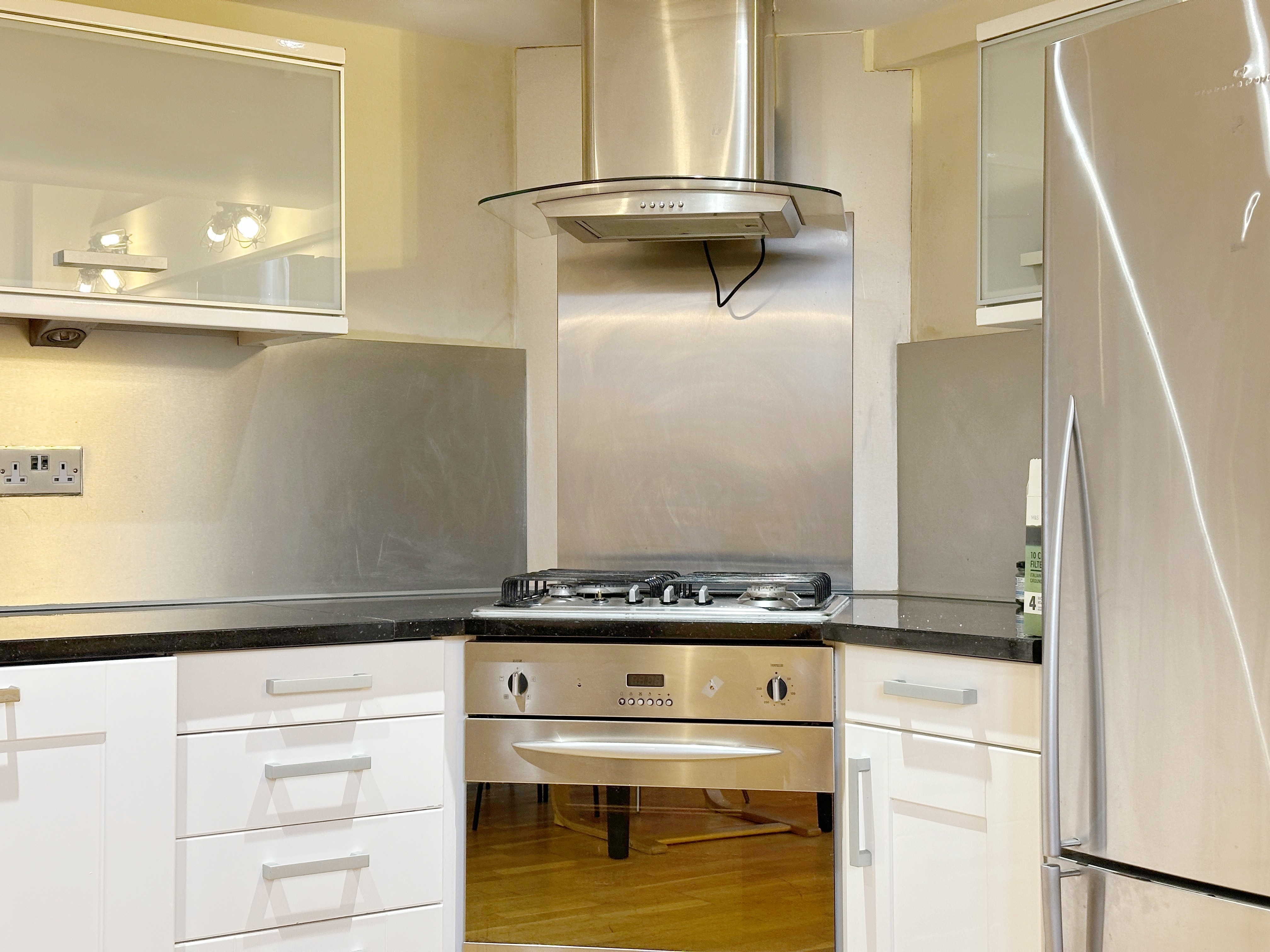 伦敦Cozy 3bedroom apartment near Elizabeth line 舒适3卧室公寓