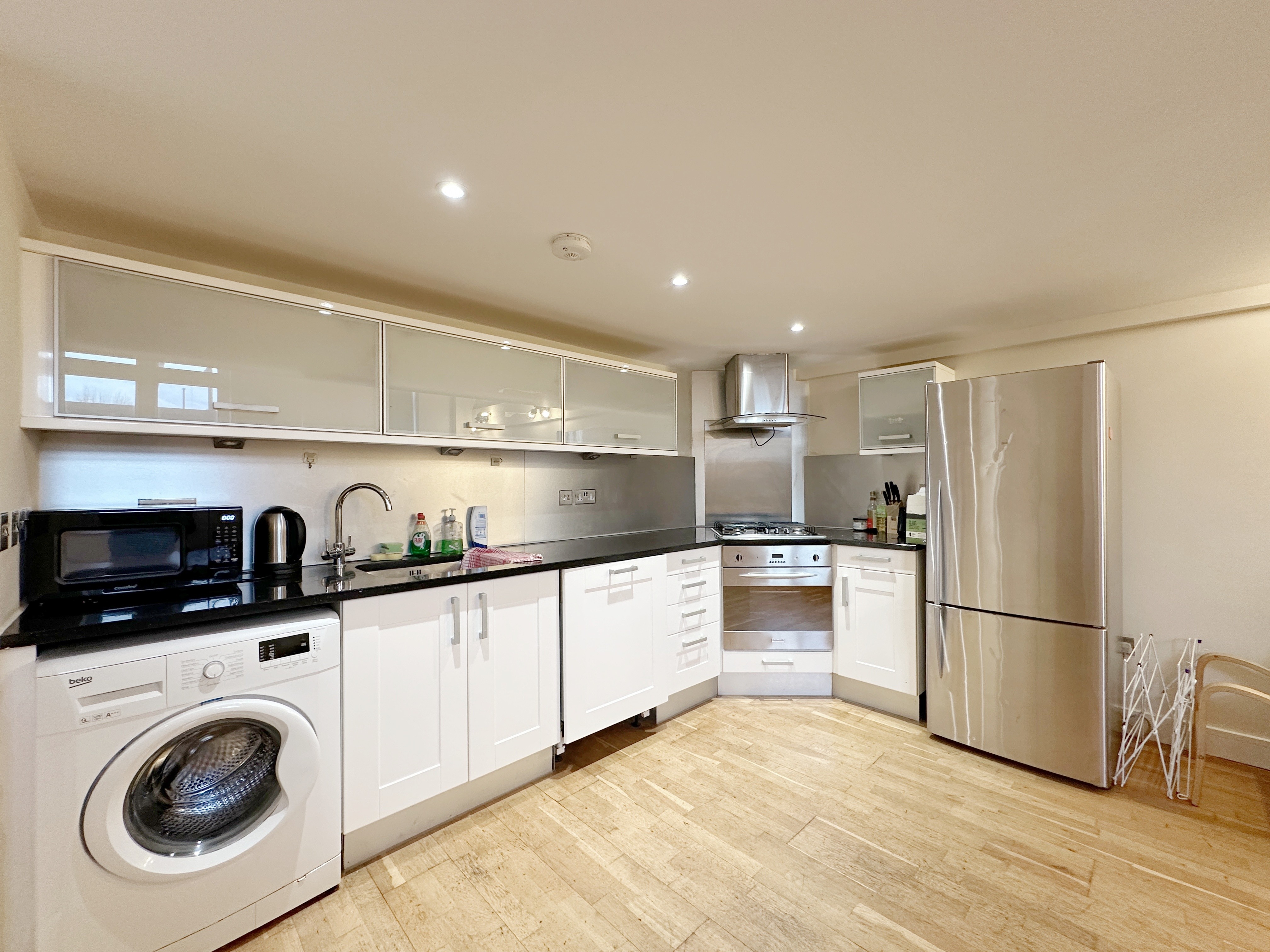 伦敦Cozy 3bedroom apartment near Elizabeth line 舒适3卧室公寓