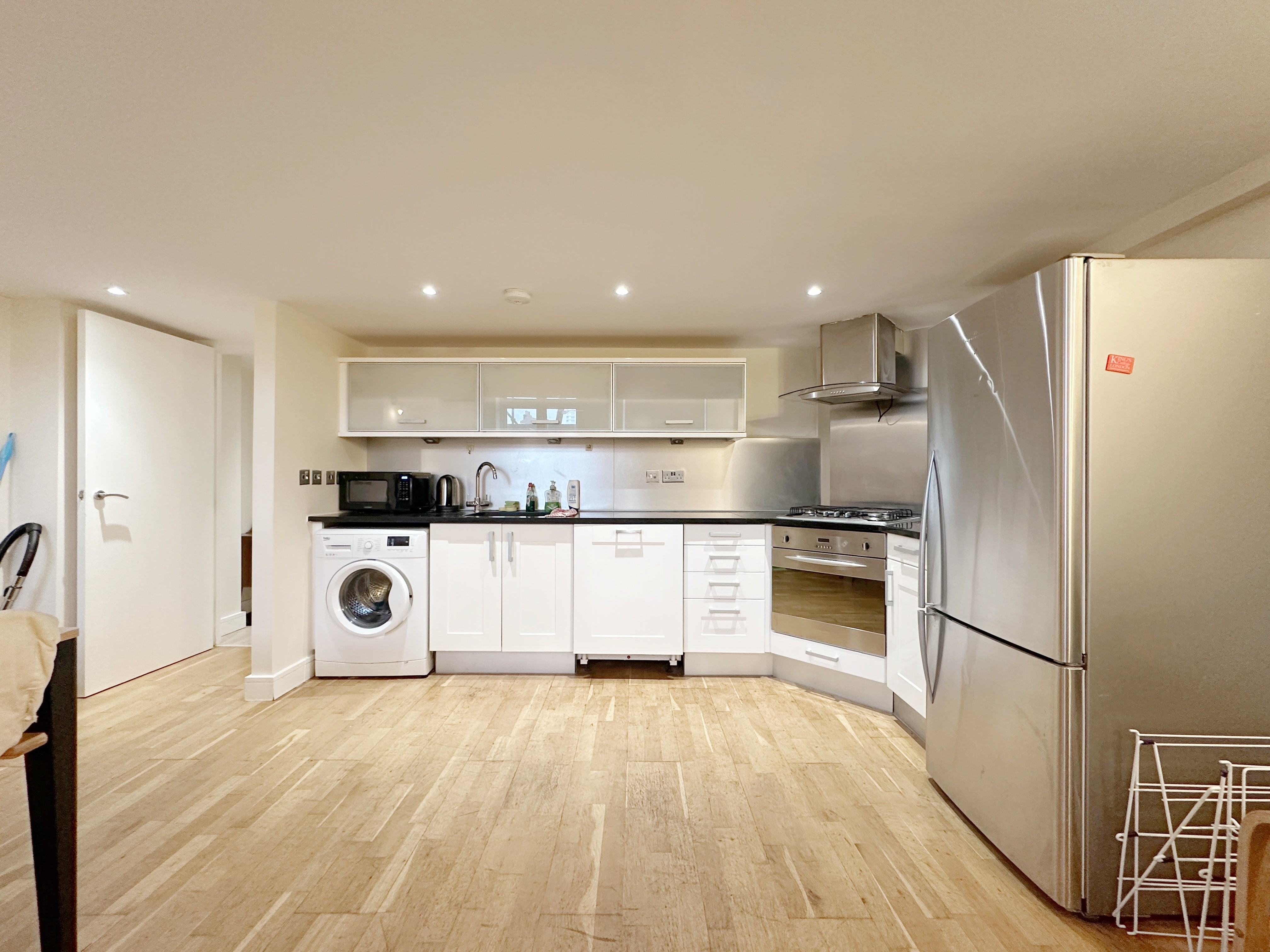 伦敦Cozy 3bedroom apartment near Elizabeth line 舒适3卧室公寓